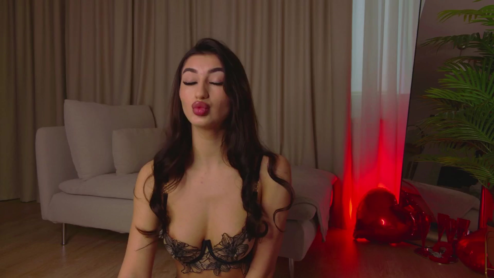 Gallery image thumbnail from Alissa_May's myfreecams stream on, 02/03/2025, 12:45 image 13 of 20