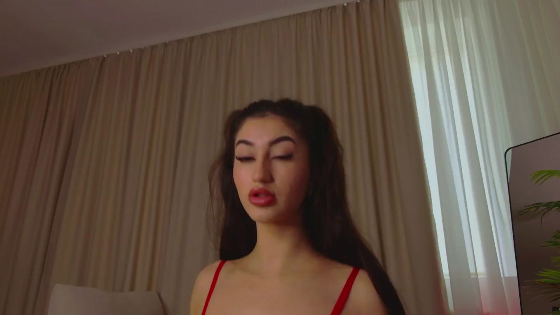 Gallery image thumbnail from Alissa_May's myfreecams stream on, 02/05/2025, 14:44 image 10 of 20