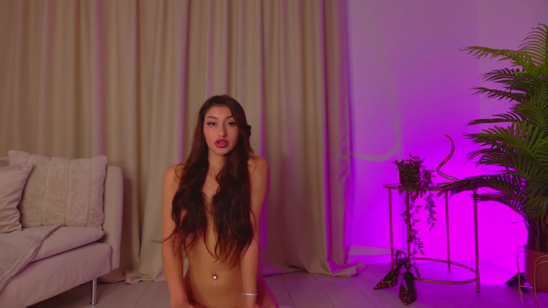 Gallery image thumbnail from Alissa_May's myfreecams stream on, 07/25/2025, 15:00 image 8 of 20