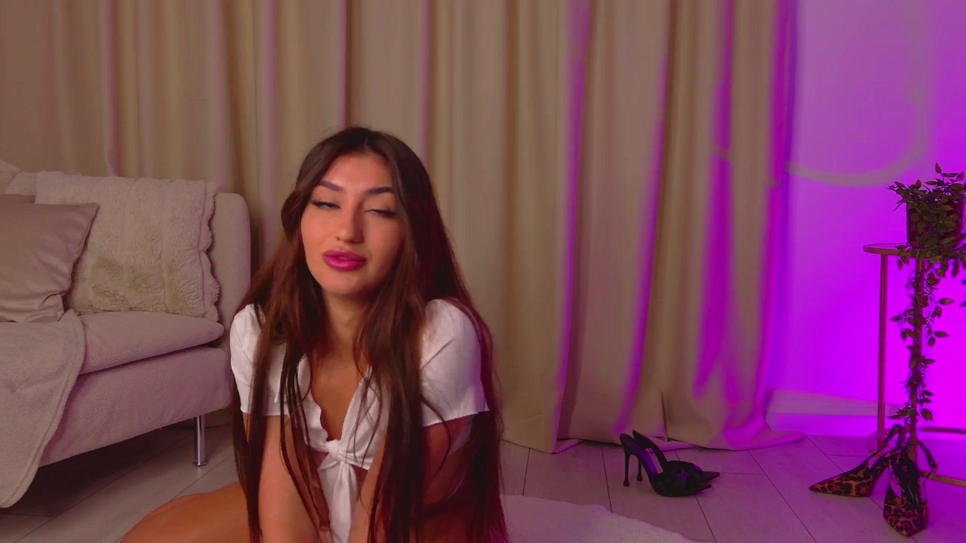 Gallery image thumbnail from Alissa_May's myfreecams stream on, 07/31/2025, 15:32 image 13 of 20