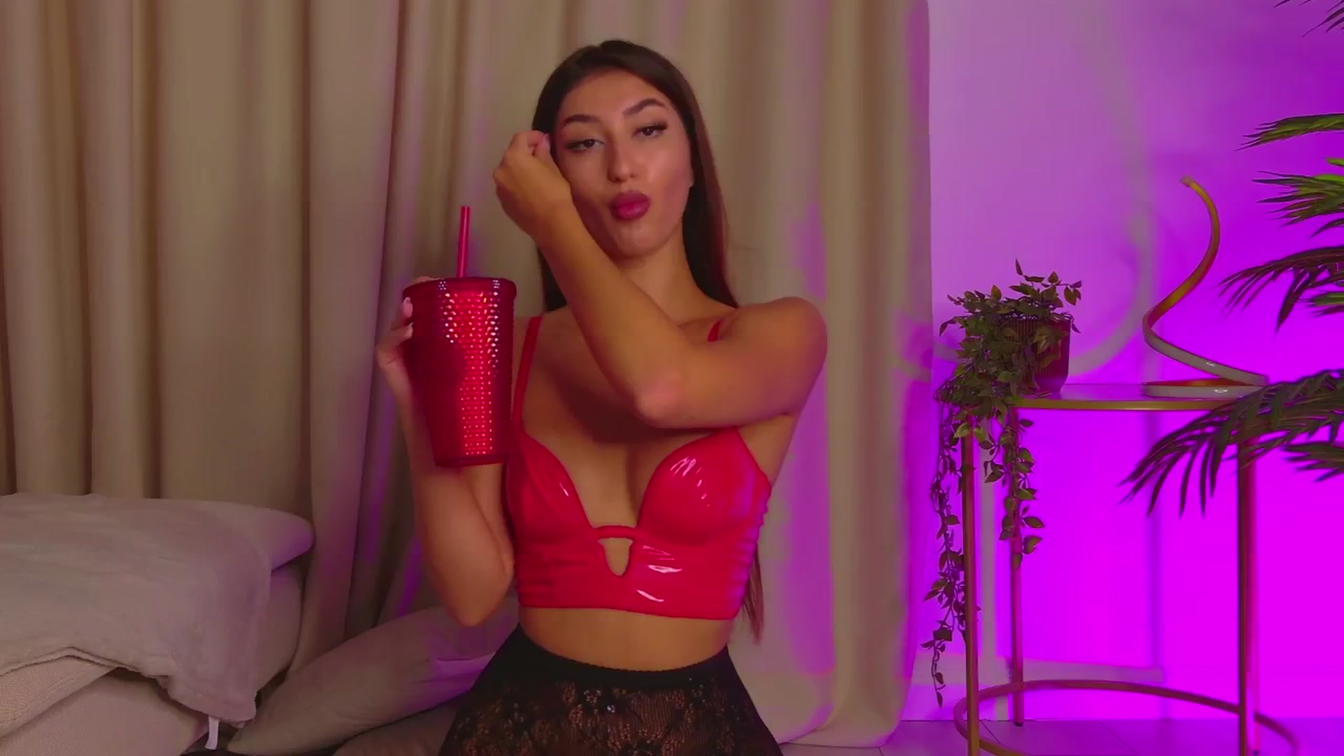Gallery image thumbnail from Alissa_May's myfreecams stream on, 08/19/2025, 13:44 image 19 of 20