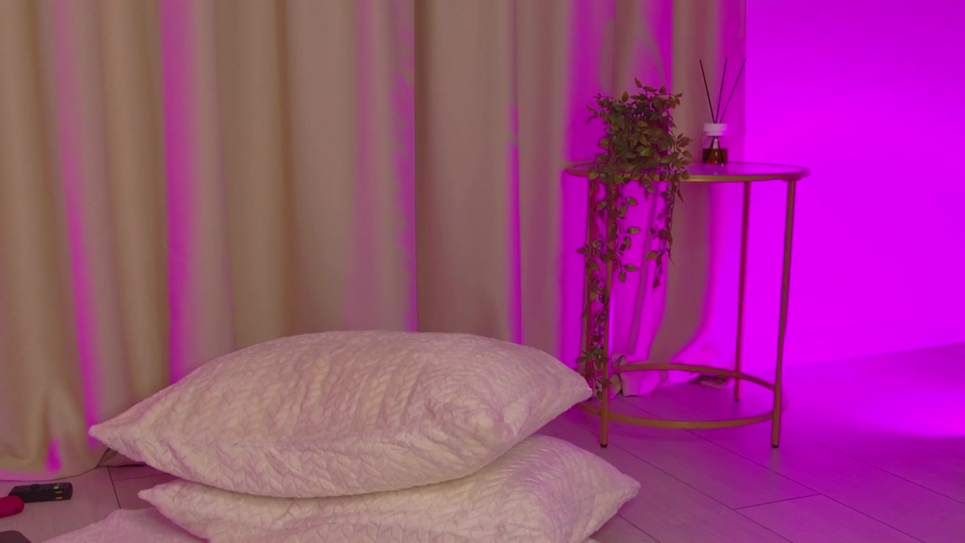 Gallery image thumbnail from Alissa_May's myfreecams stream on, 10/19/2025, 19:06 image 17 of 20