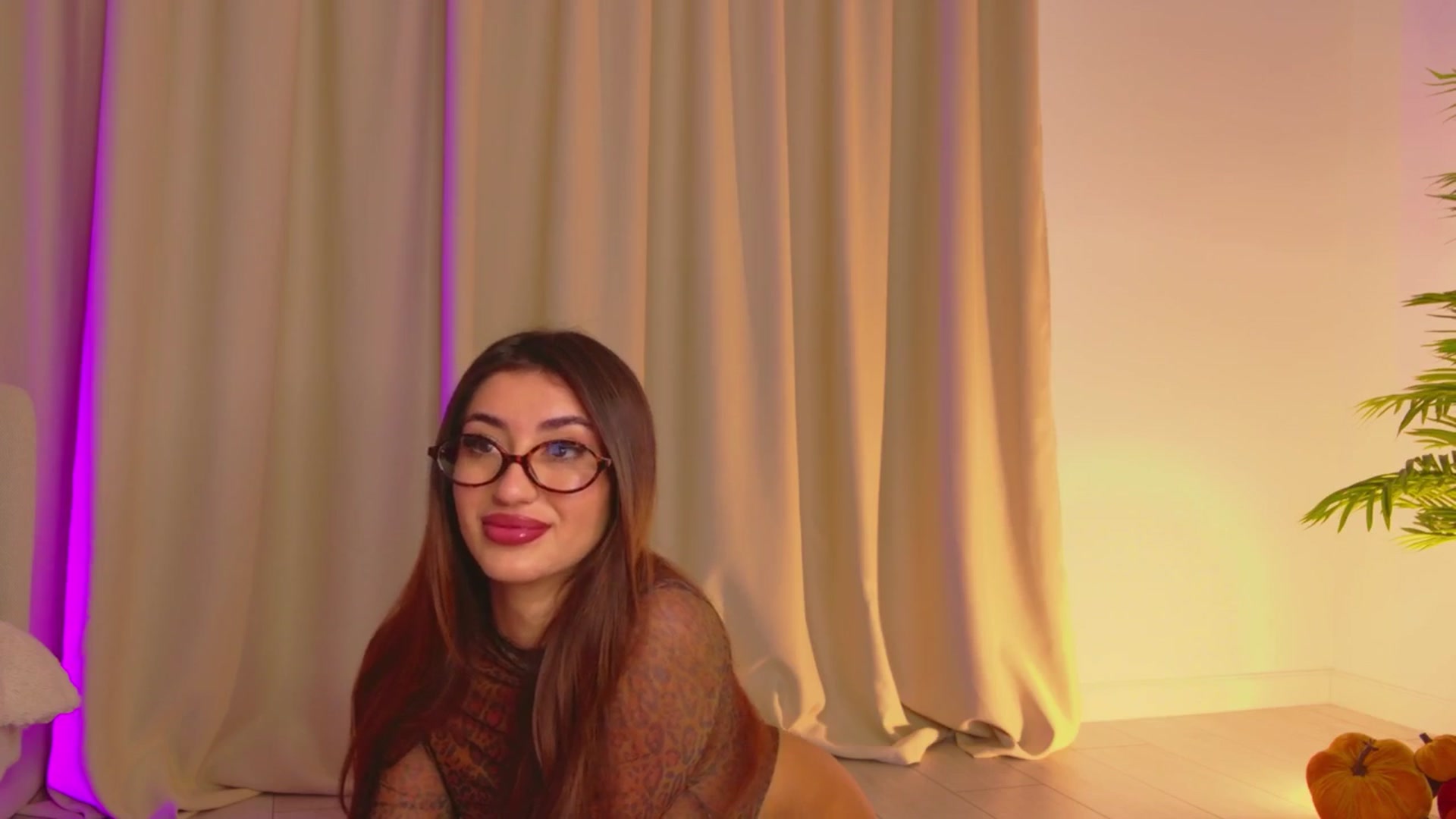 Gallery image thumbnail from Alissa_May's myfreecams stream on, 12/29/2025, 13:53 image 5 of 20