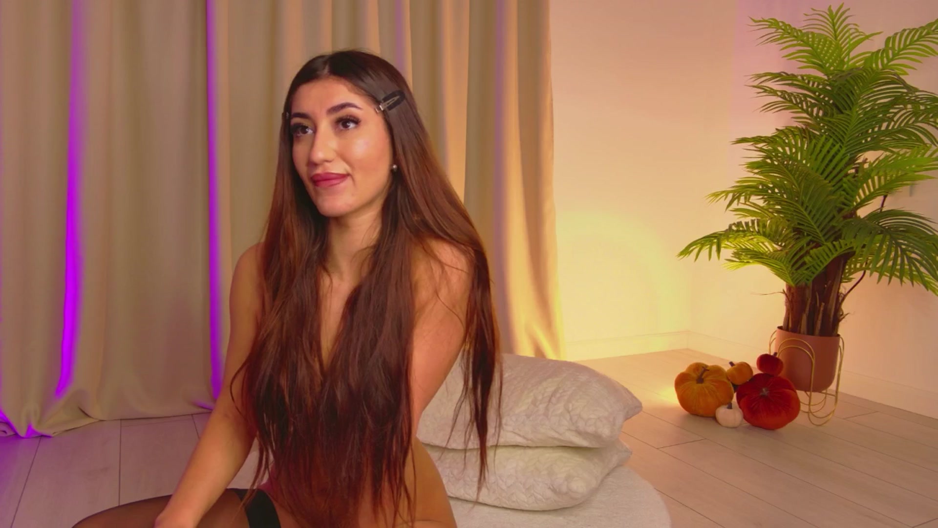 Gallery image thumbnail from Alissa_May's myfreecams stream on, 12/29/2025, 15:55 image 16 of 20