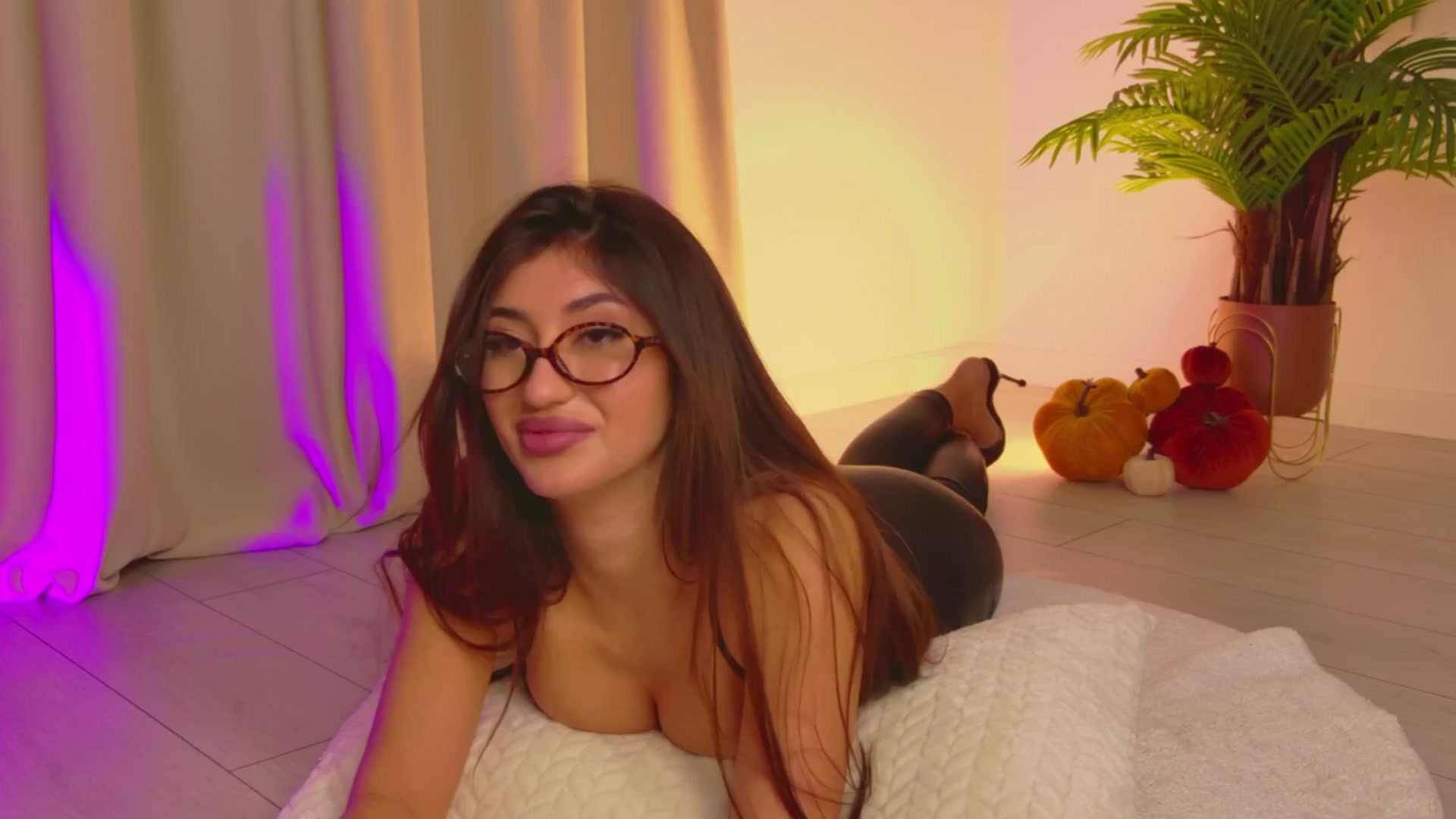 Gallery image thumbnail from Alissa_May's myfreecams stream on, 01/13/2026, 16:30 image 20 of 20