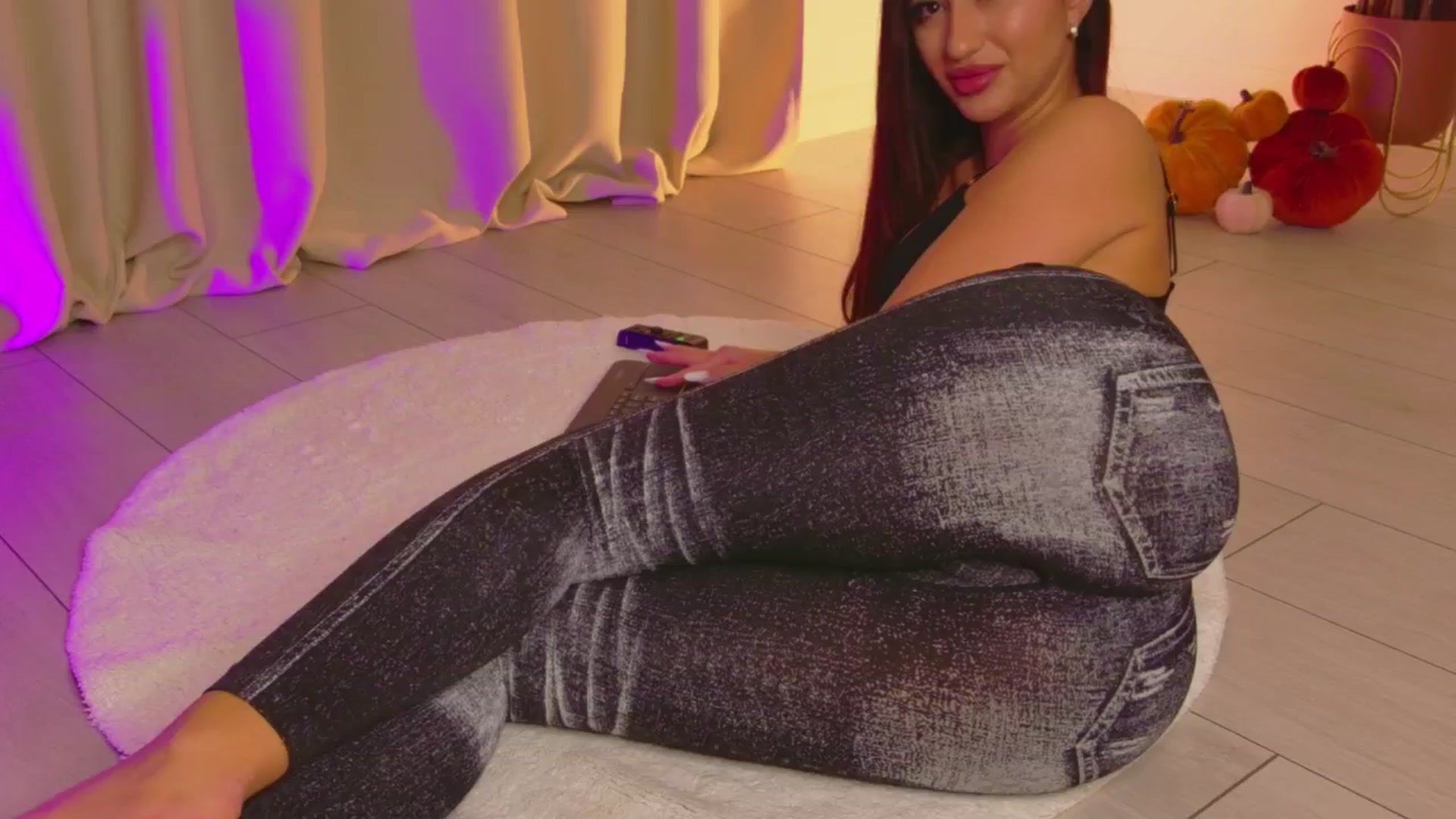 Gallery image thumbnail from Alissa_May's myfreecams stream on, 01/22/2026, 12:46 image 12 of 20