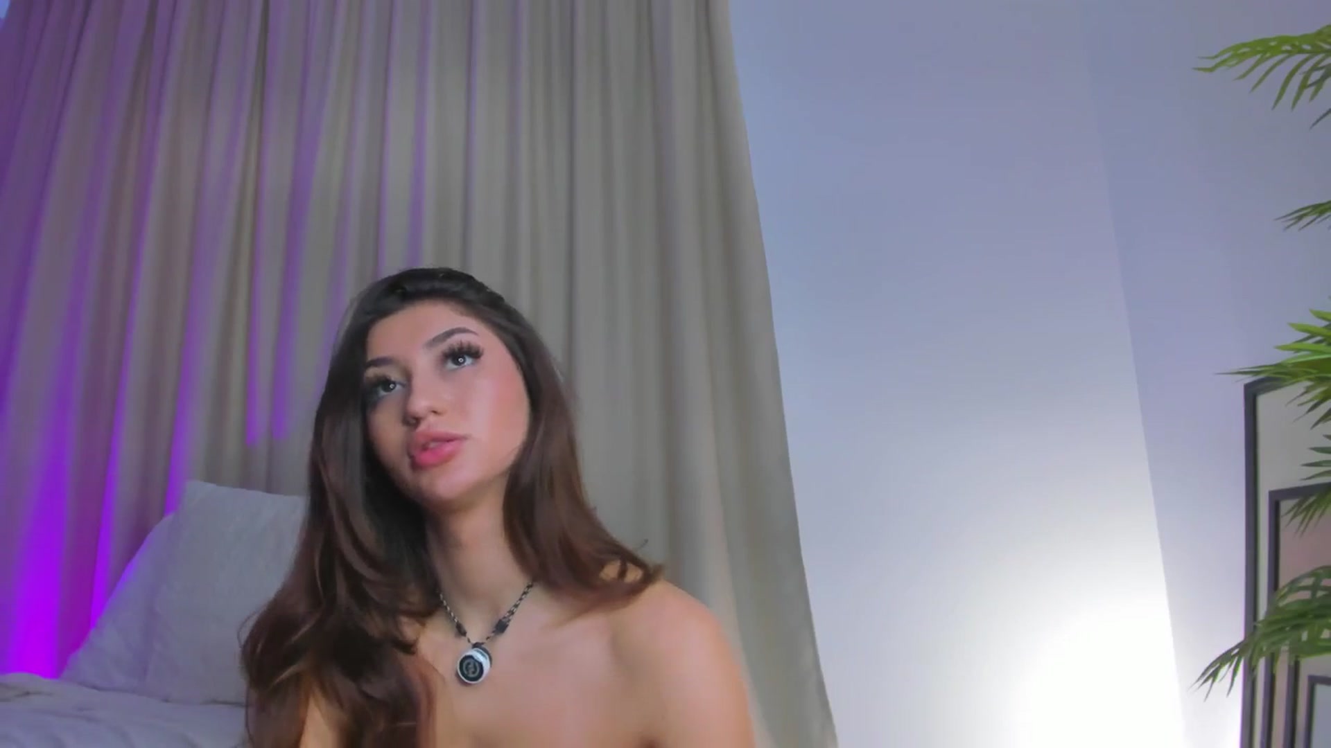 Gallery image thumbnail from Alissa_May's myfreecams stream on, 04/10/2026, 13:33 image 6 of 20