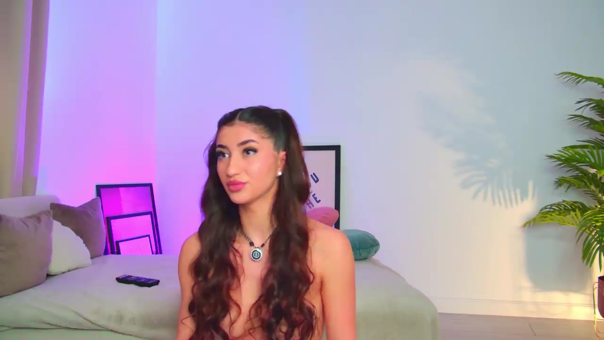 Gallery image thumbnail from Alissa_May's myfreecams stream on, 07/06/2026, 13:42 image 2 of 20