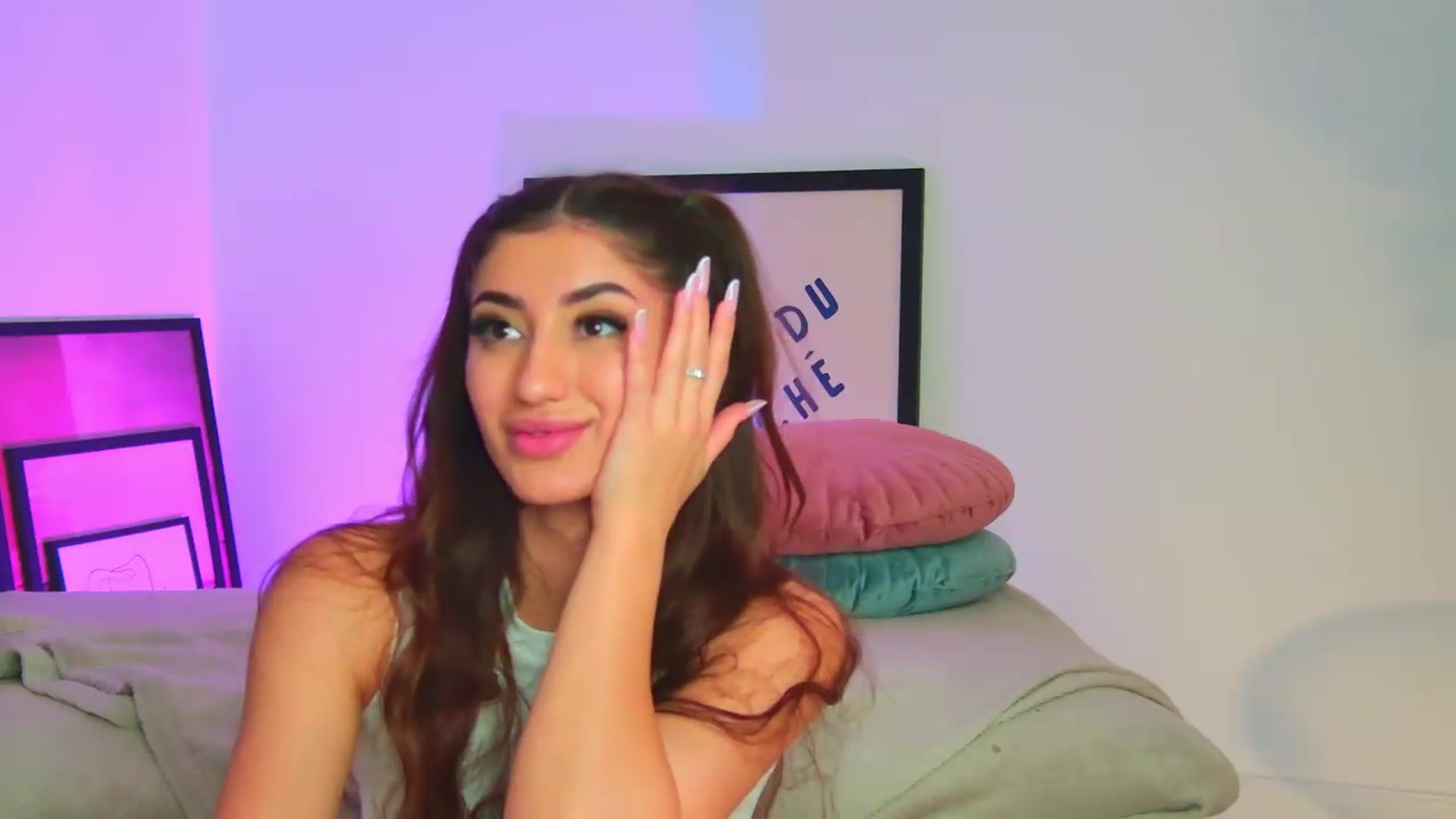 Gallery image thumbnail from Alissa_May's myfreecams stream on, 07/08/2026, 13:39 image 4 of 20