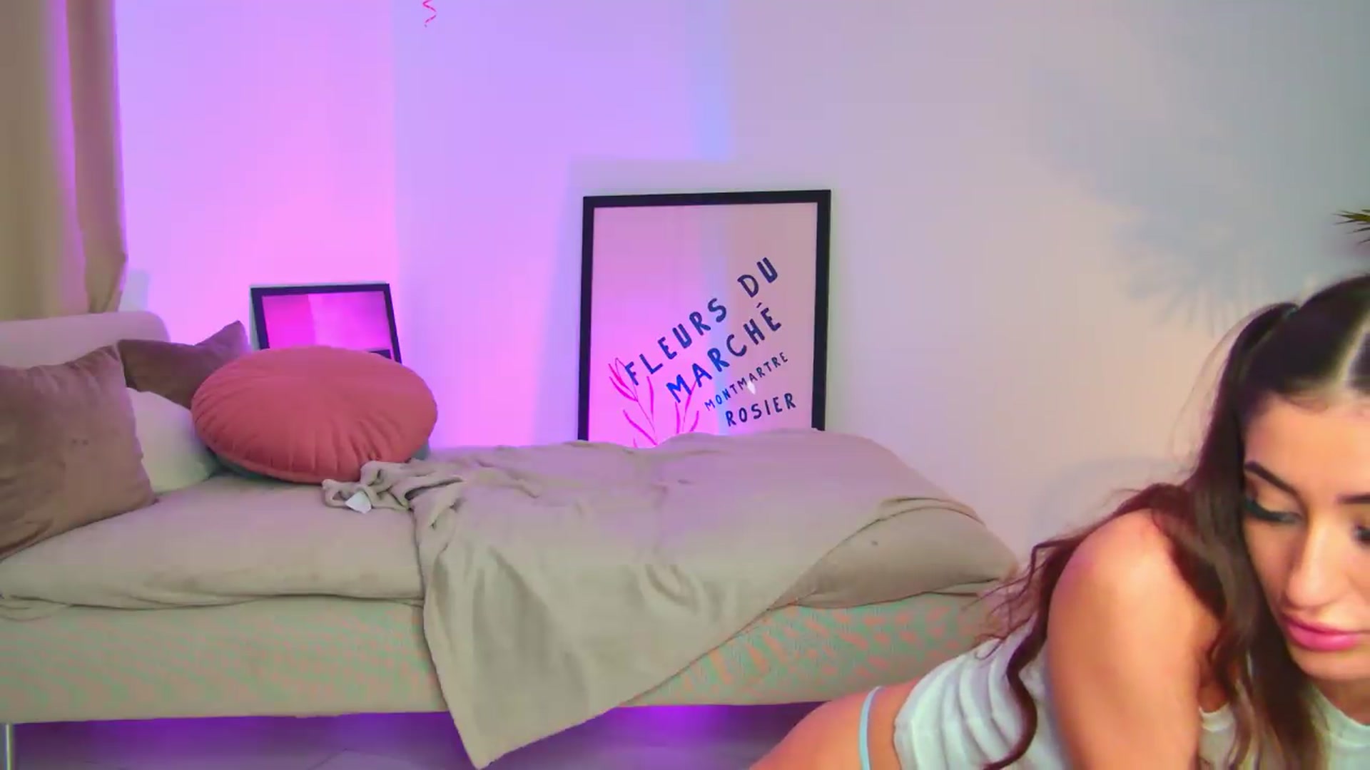 Gallery image thumbnail from Alissa_May's myfreecams stream on, 07/08/2026, 13:39 image 12 of 20