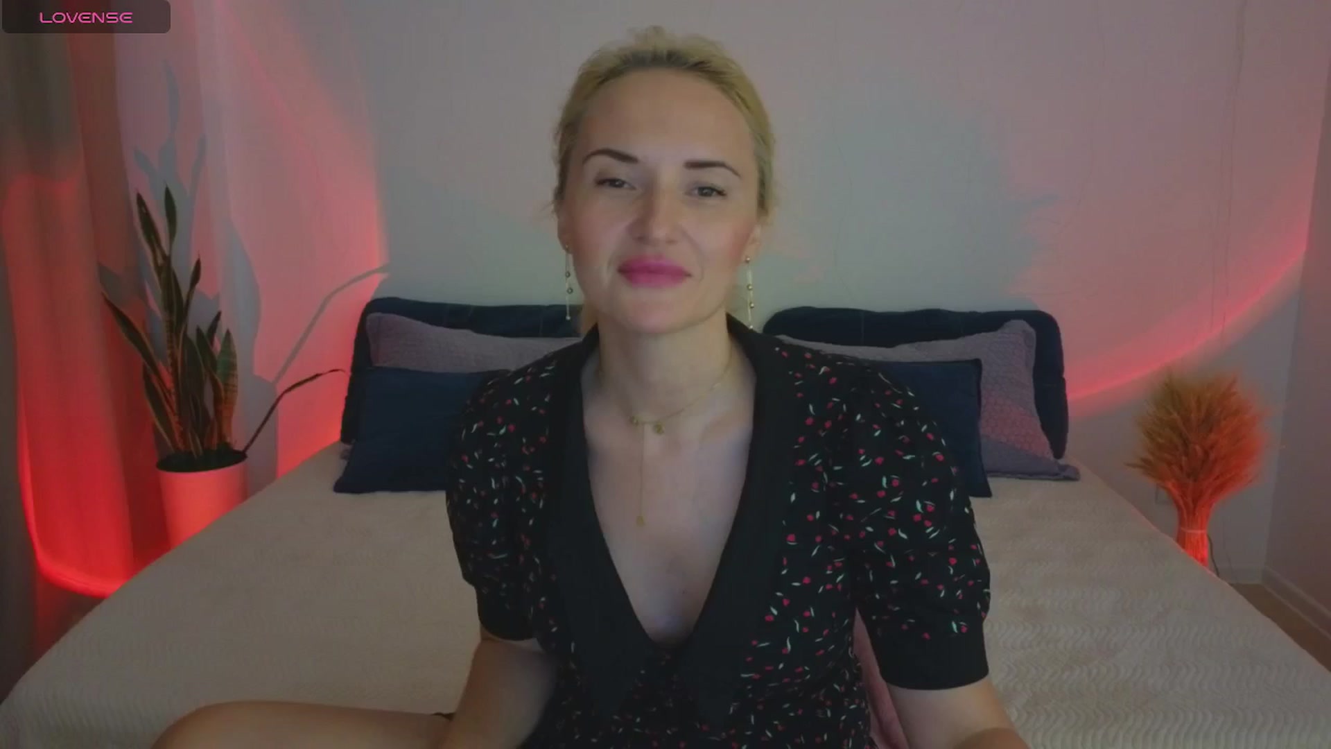 Gallery image thumbnail from AlisssaRose's myfreecams stream on, 07/06/2025, 22:26 image 7 of 20