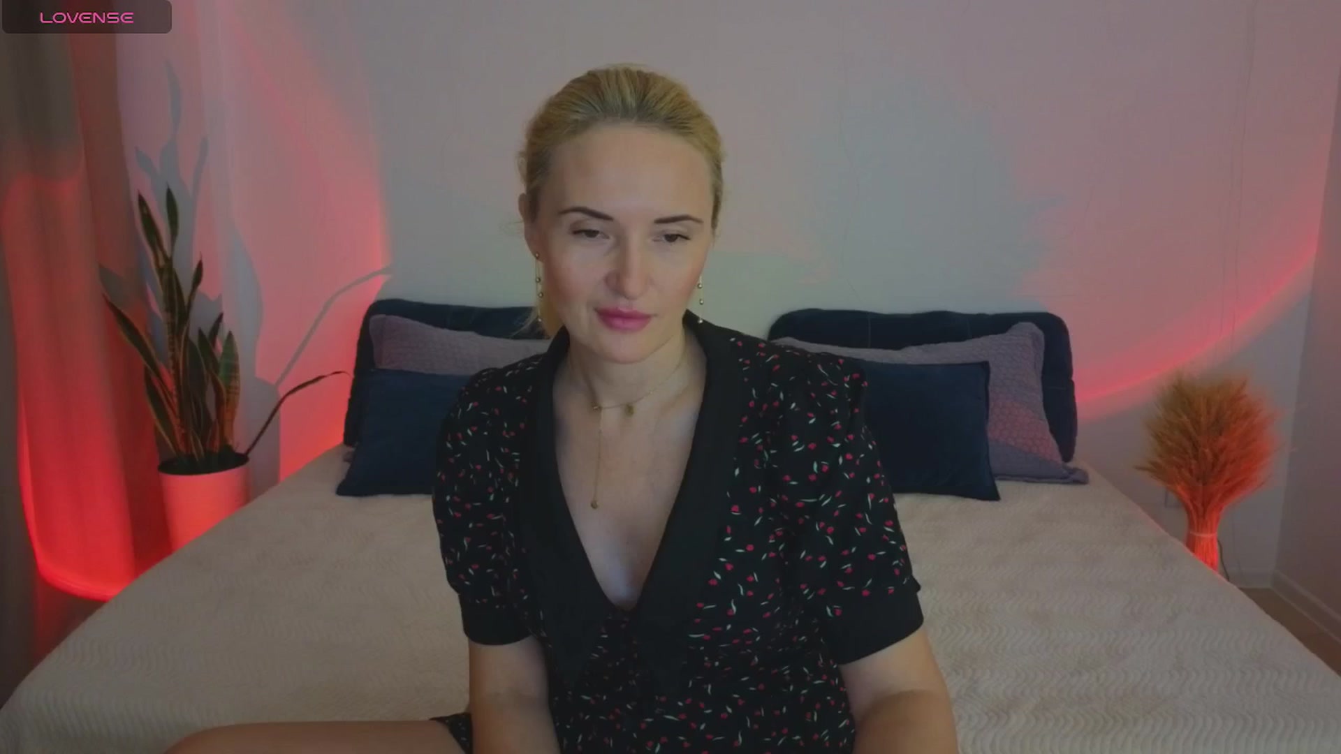 Gallery image thumbnail from AlisssaRose's myfreecams stream on, 07/06/2025, 22:26 image 3 of 20