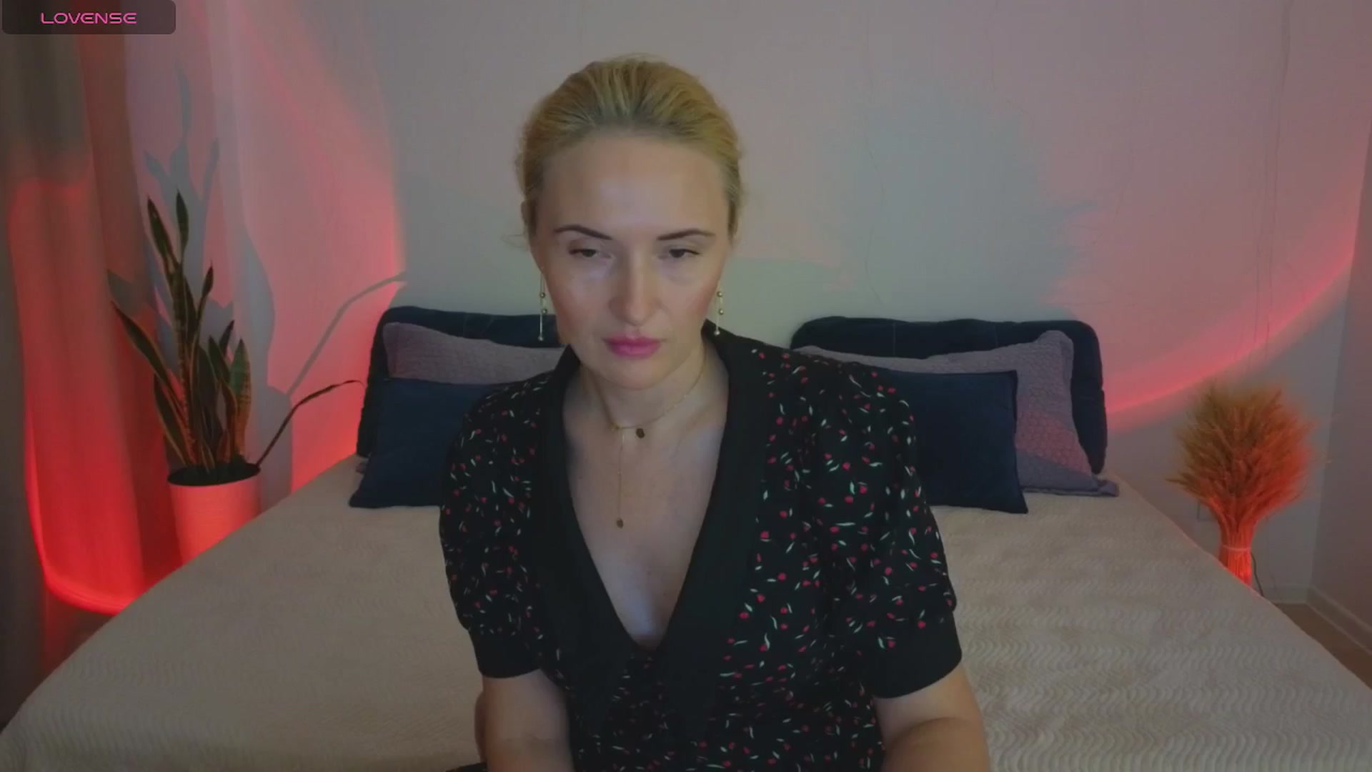 Gallery image thumbnail from AlisssaRose's myfreecams stream on, 07/06/2025, 22:26 image 12 of 20