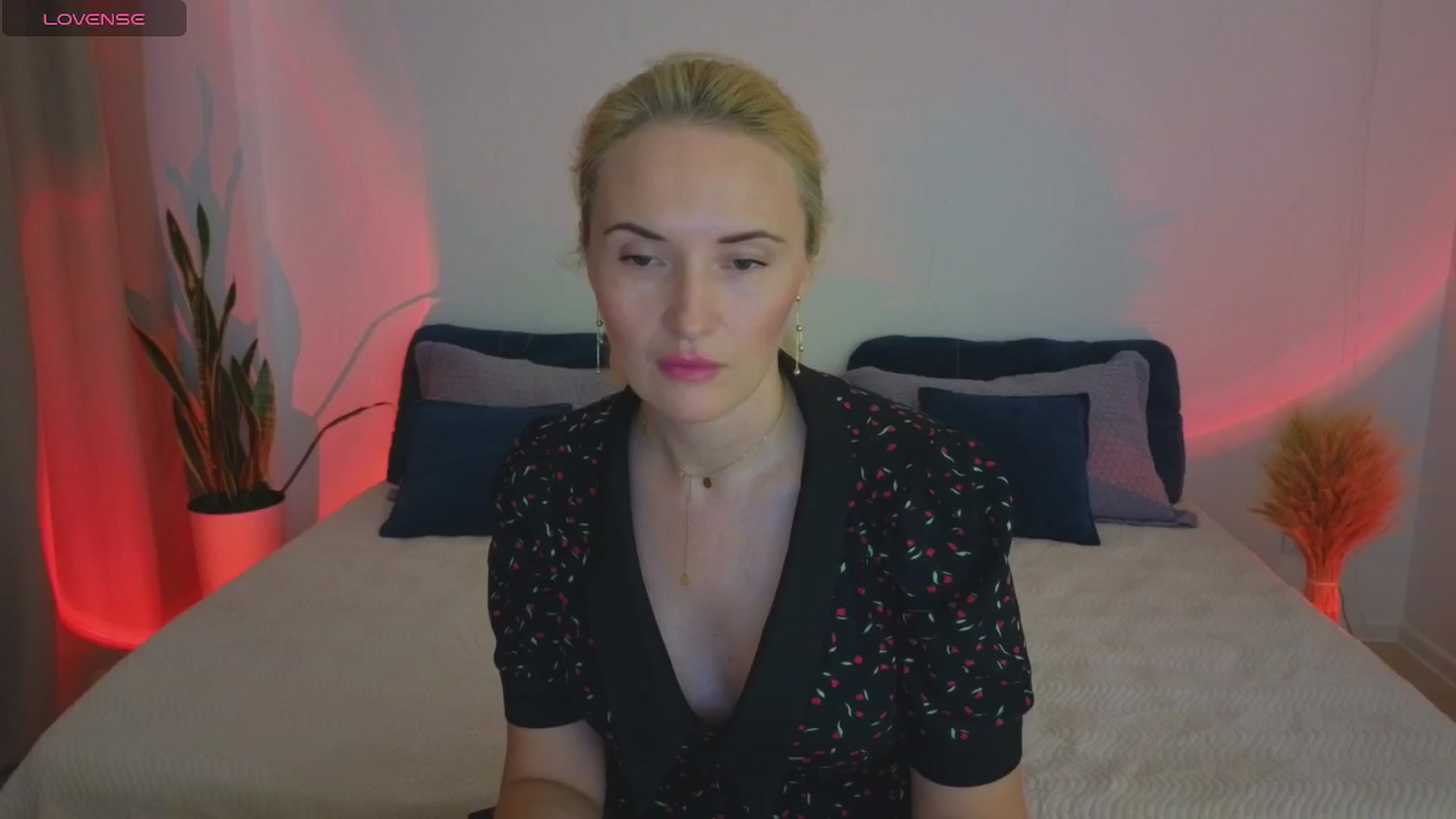 Gallery image thumbnail from AlisssaRose's myfreecams stream on, 07/06/2025, 22:26 image 17 of 20