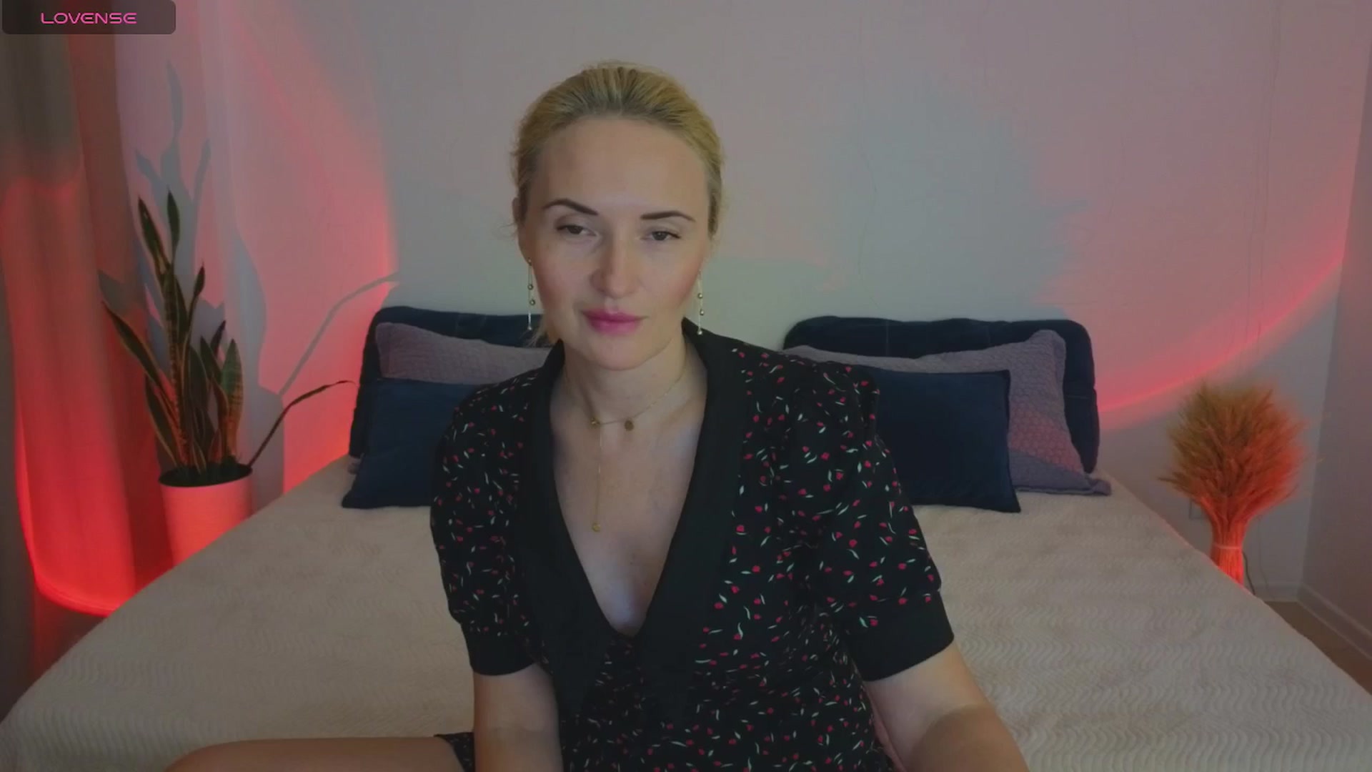 Gallery image thumbnail from AlisssaRose's myfreecams stream on, 07/06/2025, 22:26 image 2 of 20
