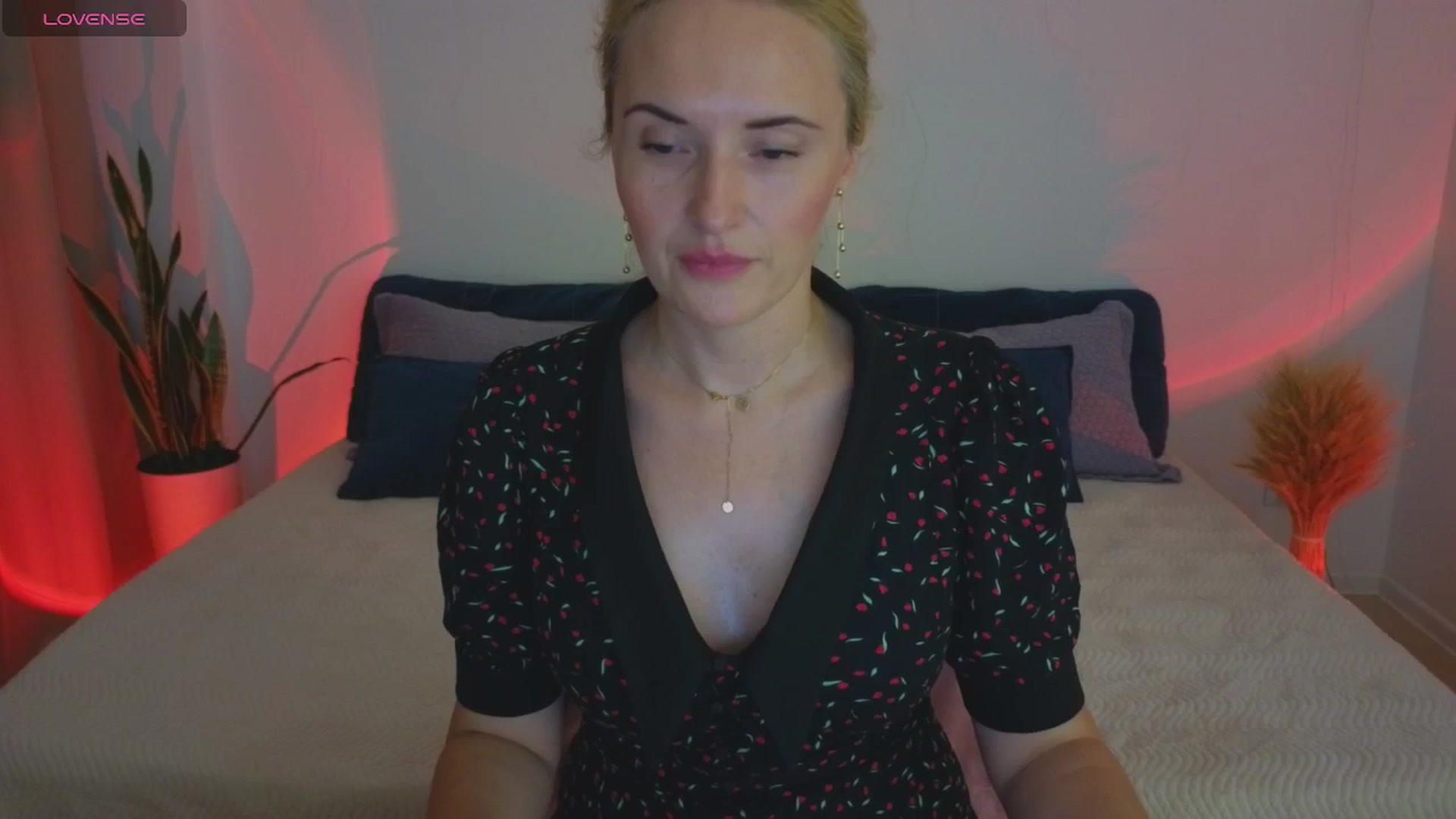 Gallery image thumbnail from AlisssaRose's myfreecams stream on, 07/06/2025, 23:08 image 3 of 20