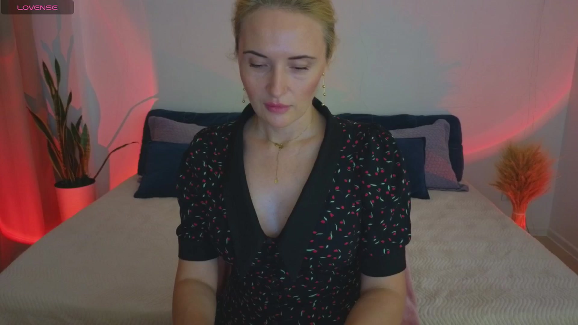 Gallery image thumbnail from AlisssaRose's myfreecams stream on, 07/06/2025, 23:08 image 8 of 20