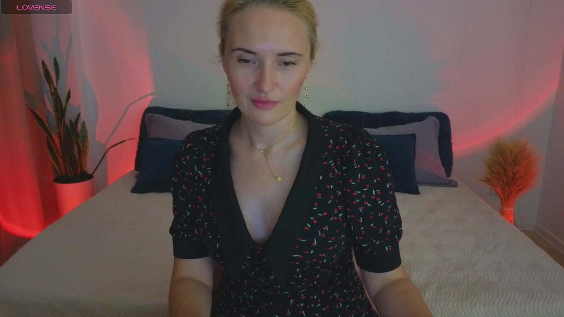 Gallery image thumbnail from AlisssaRose's myfreecams stream on, 07/06/2025, 23:08 image 13 of 20