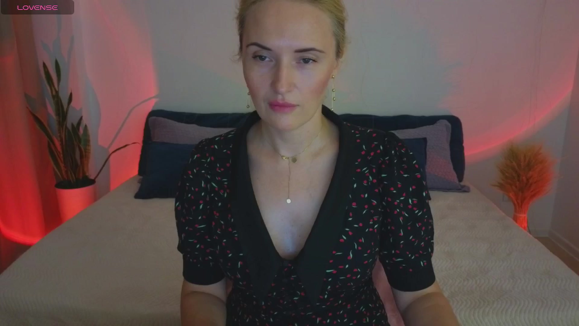 Gallery image thumbnail from AlisssaRose's myfreecams stream on, 07/06/2025, 23:08 image 4 of 20