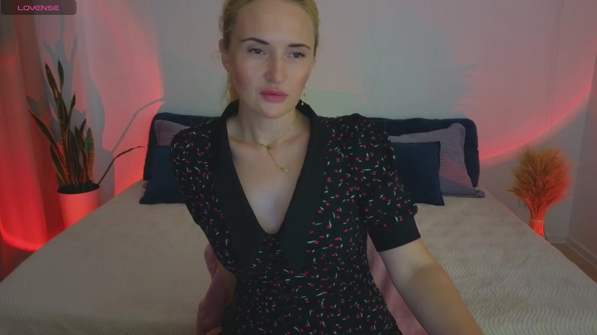 Gallery image thumbnail from AlisssaRose's myfreecams stream on, 07/06/2025, 23:08 image 9 of 20