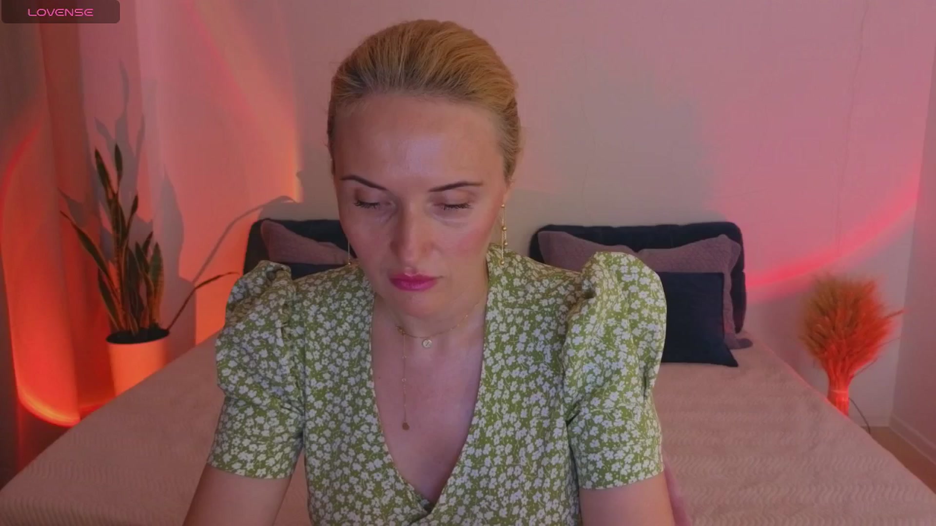 Gallery image thumbnail from AlisssaRose's myfreecams stream on, 07/07/2025, 23:40 image 11 of 20