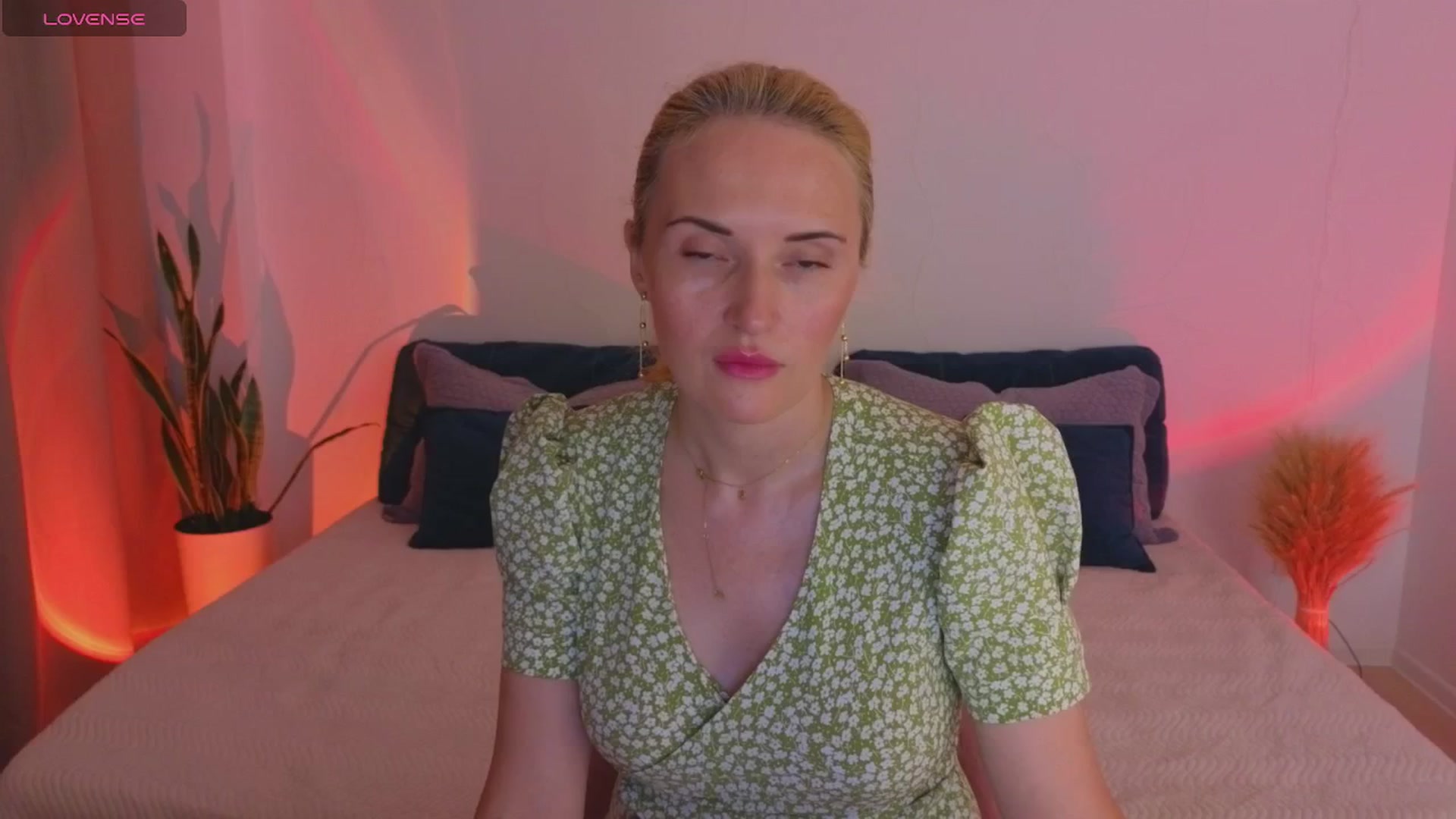 Gallery image thumbnail from AlisssaRose's myfreecams stream on, 07/07/2025, 23:40 image 4 of 20