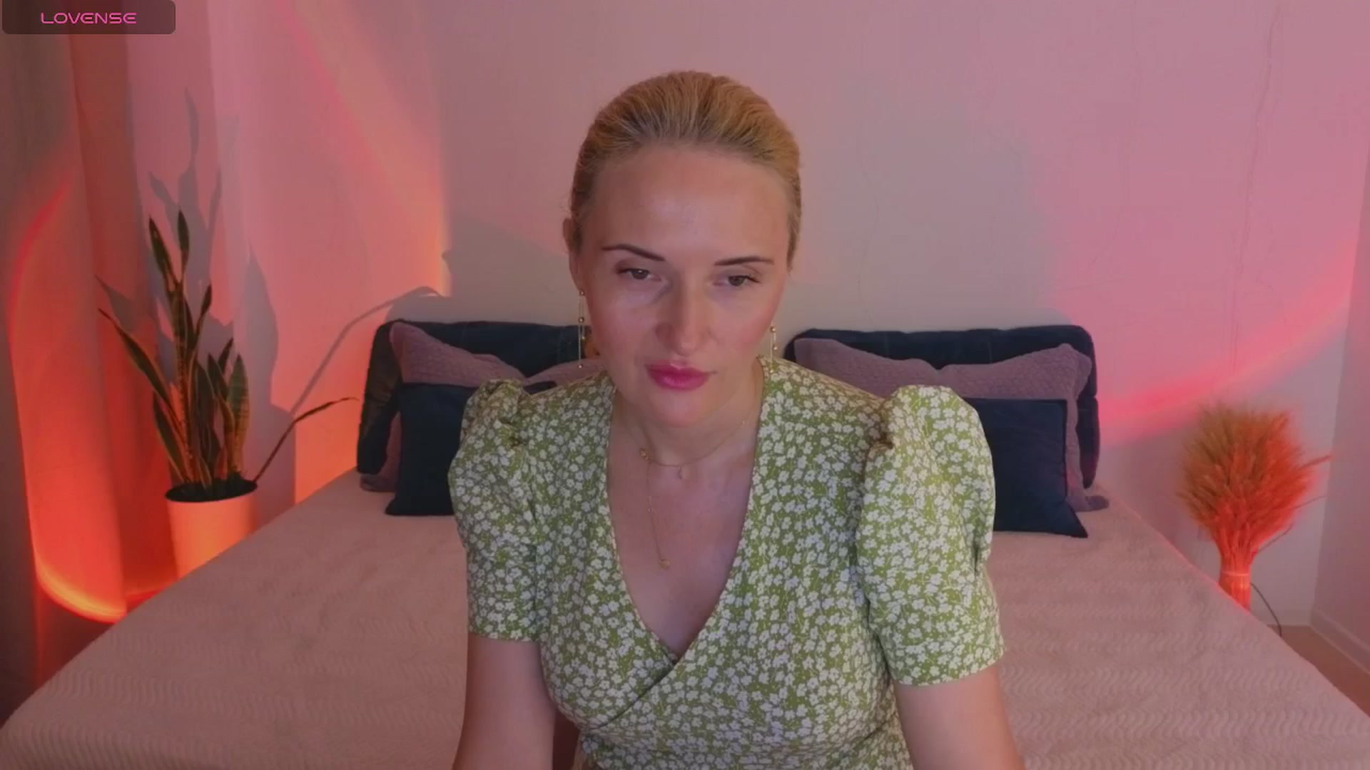 Gallery image thumbnail from AlisssaRose's myfreecams stream on, 07/07/2025, 23:40 image 5 of 20