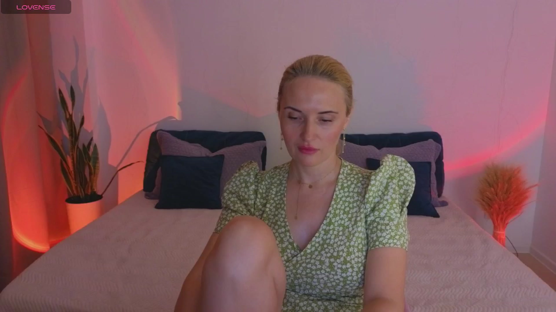 Gallery image thumbnail from AlisssaRose's myfreecams stream on, 07/07/2025, 23:40 image 14 of 20