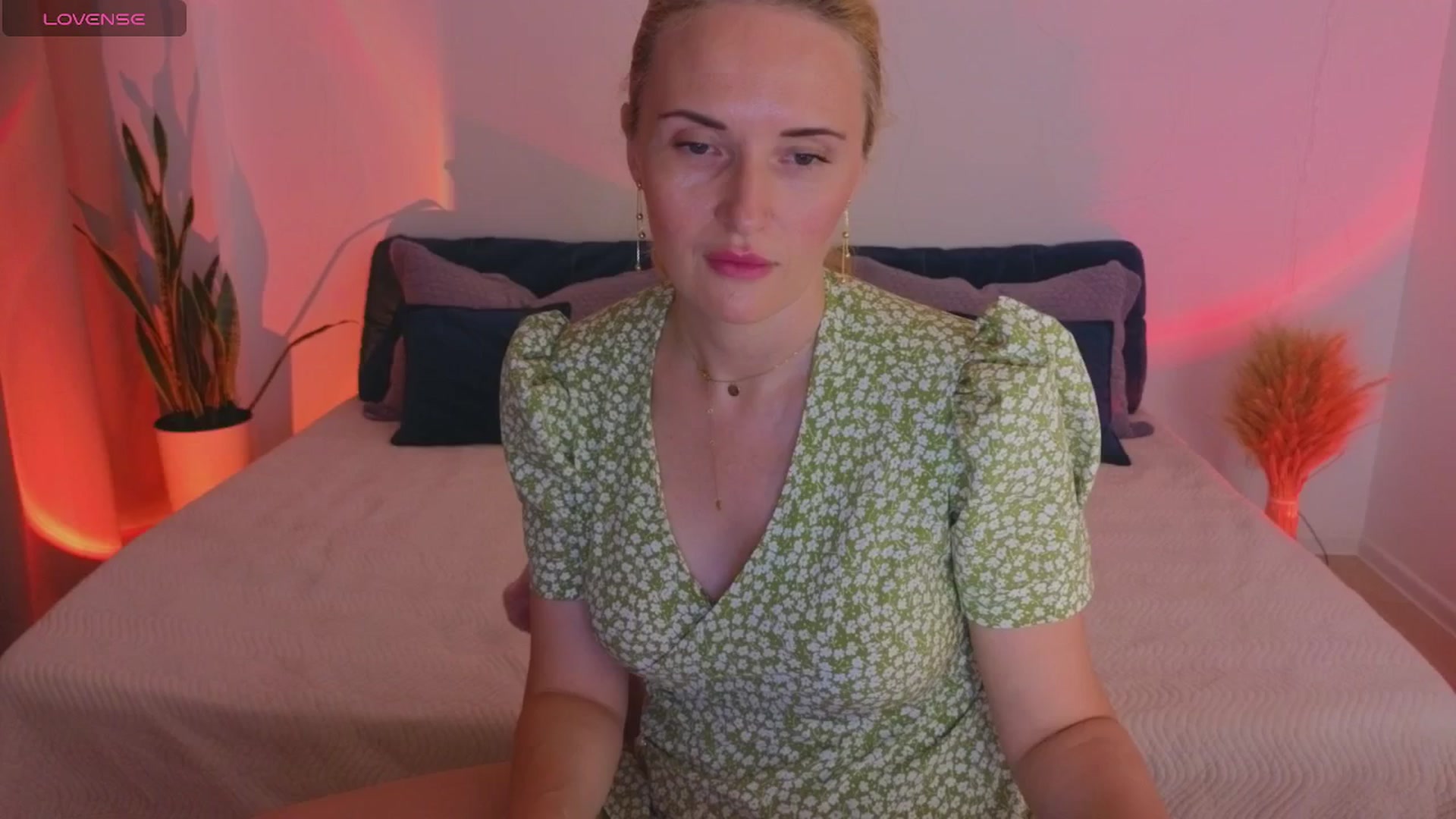 Gallery image thumbnail from AlisssaRose's myfreecams stream on, 07/08/2025, 24:26 image 16 of 20