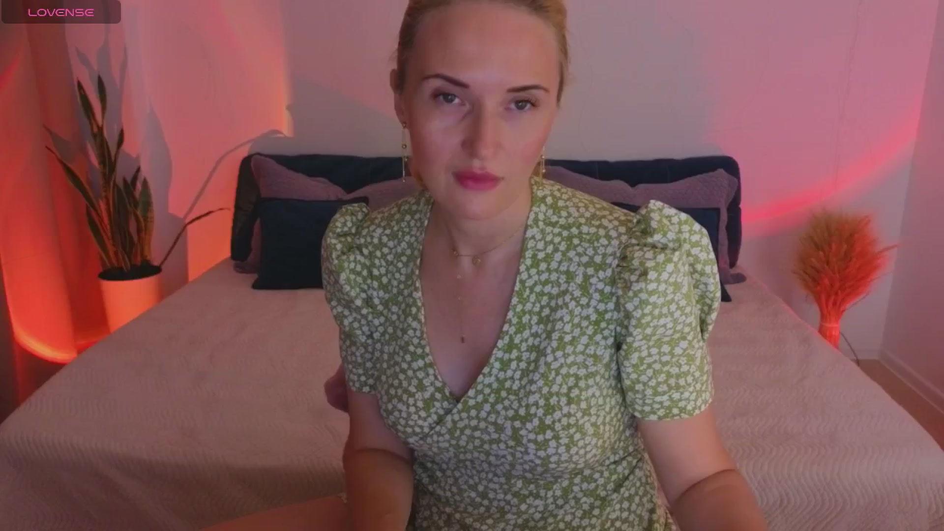 Gallery image thumbnail from AlisssaRose's myfreecams stream on, 07/08/2025, 24:26 image 13 of 20