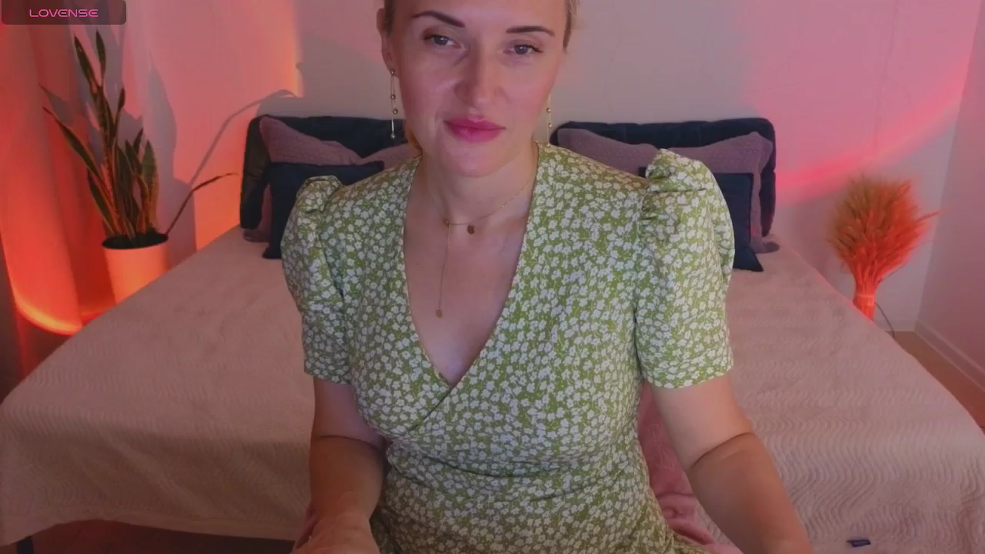 Gallery image thumbnail from AlisssaRose's myfreecams stream on, 07/08/2025, 24:26 image 4 of 20