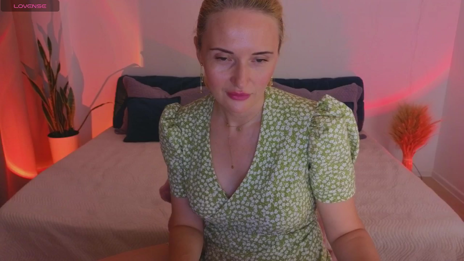 Gallery image thumbnail from AlisssaRose's myfreecams stream on, 07/08/2025, 24:26 image 12 of 20