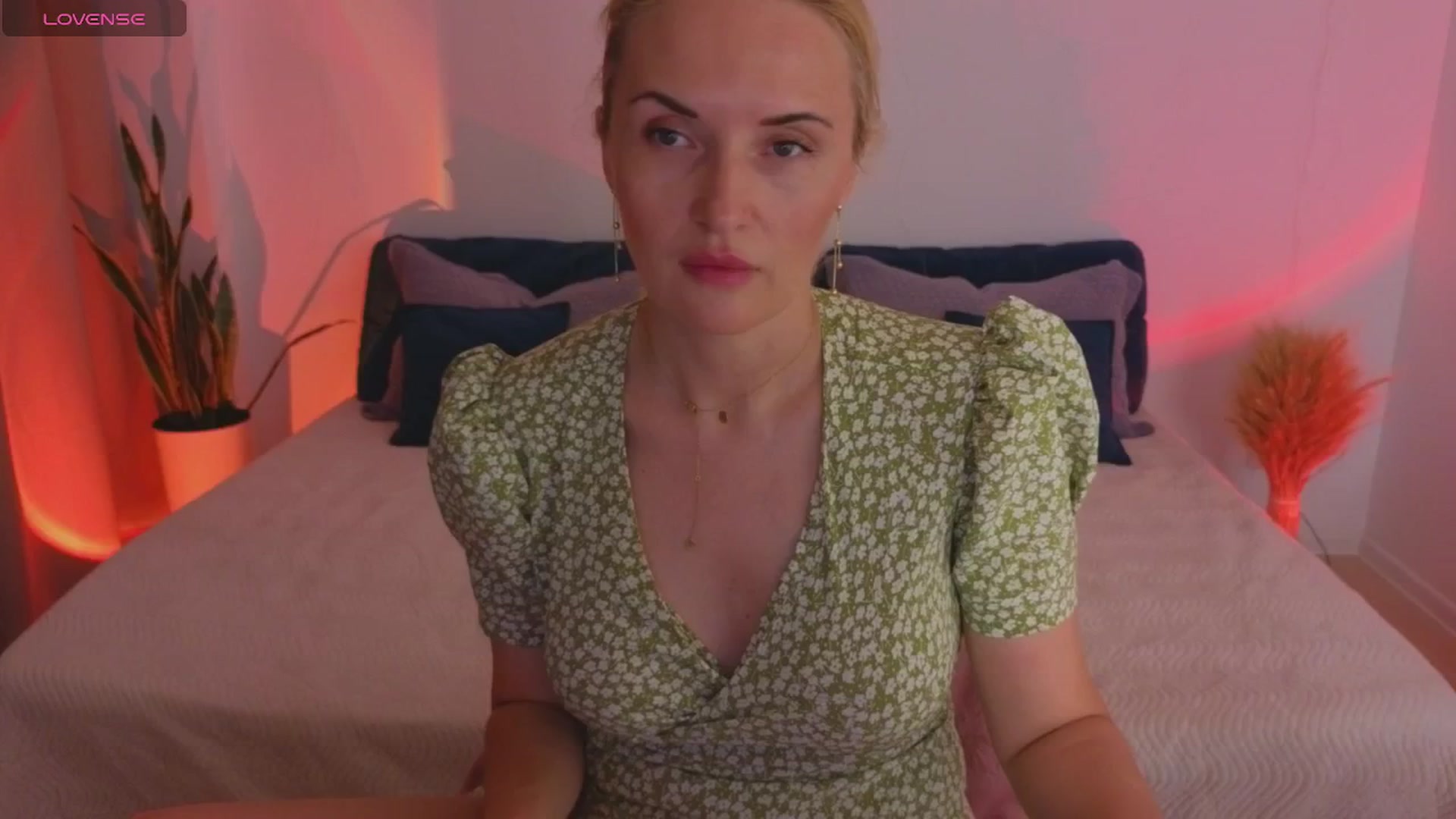 Gallery image thumbnail from AlisssaRose's myfreecams stream on, 07/08/2025, 01:20 image 4 of 20