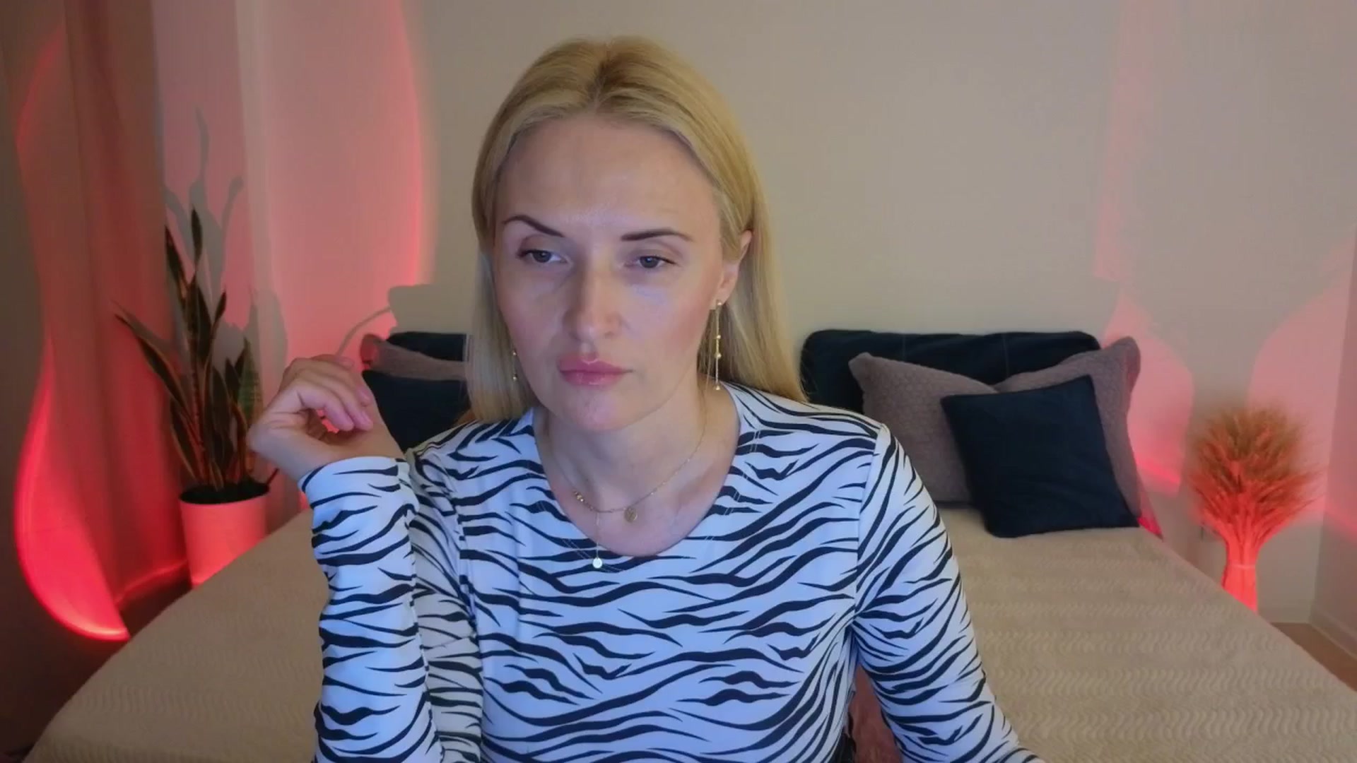Gallery image thumbnail from AlisssaRose's myfreecams stream on, 07/19/2025, 20:01 image 2 of 20