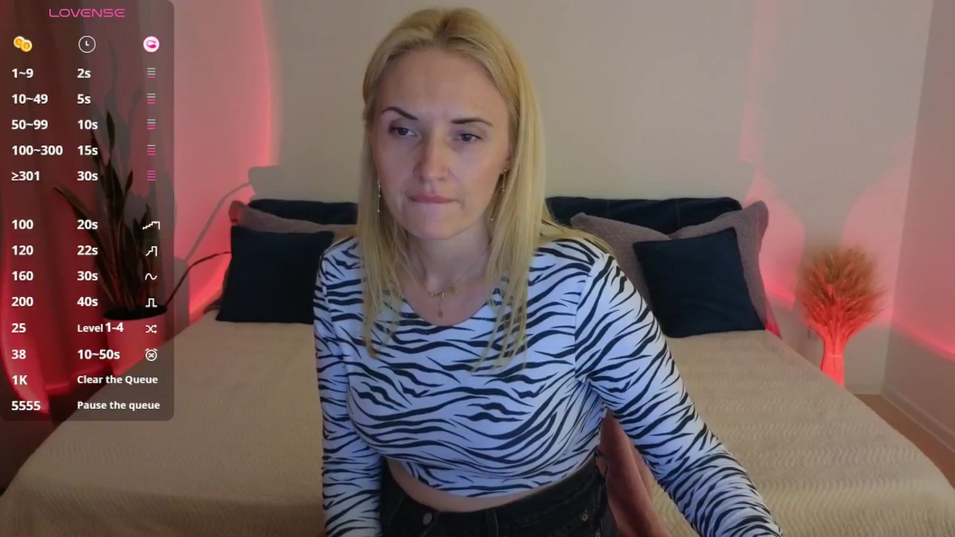 Gallery image thumbnail from AlisssaRose's myfreecams stream on, 07/20/2025, 24:43 image 6 of 20