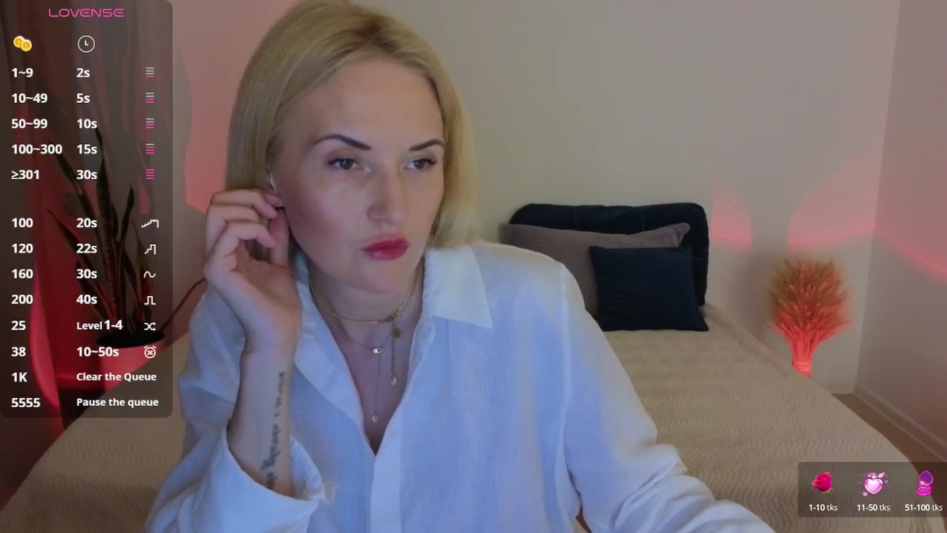 Gallery image thumbnail from AlisssaRose's myfreecams stream on, 07/22/2025, 21:33 image 11 of 20