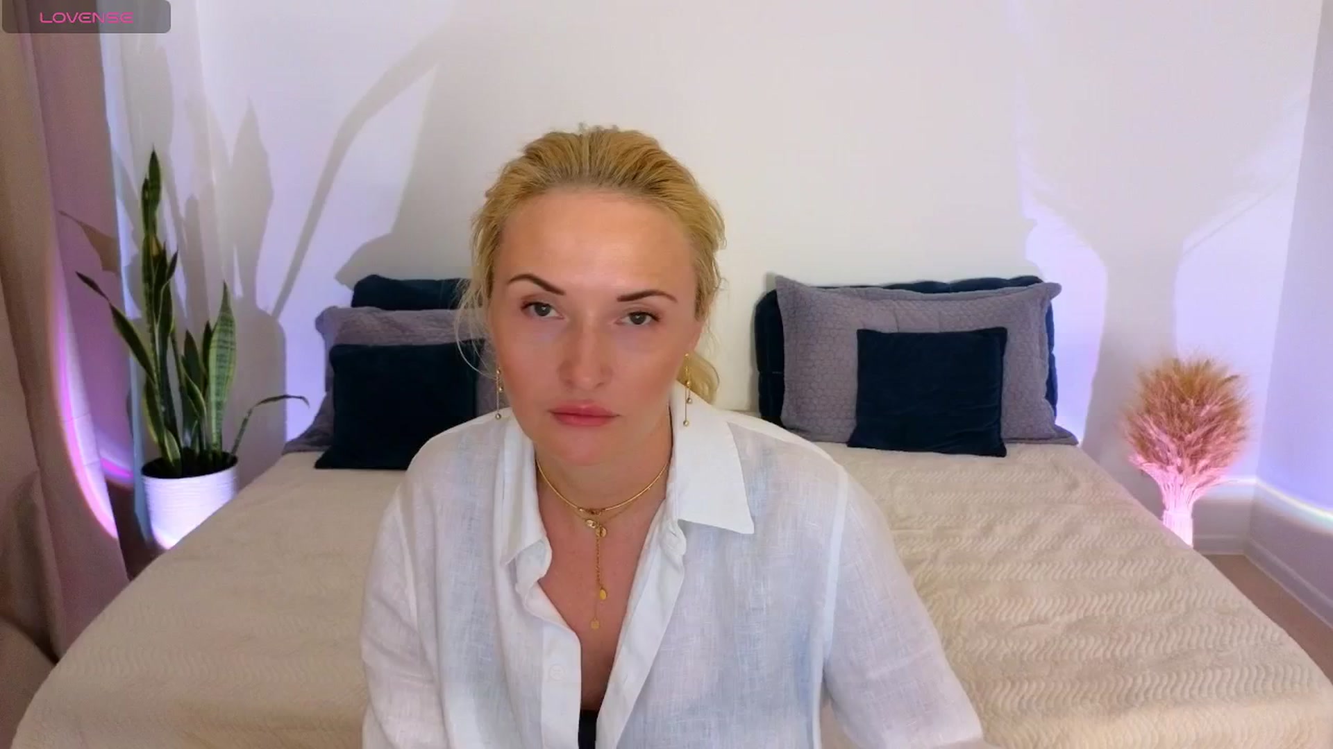 Gallery image thumbnail from AlisssaRose's myfreecams stream on, 08/02/2025, 17:19 image 7 of 20