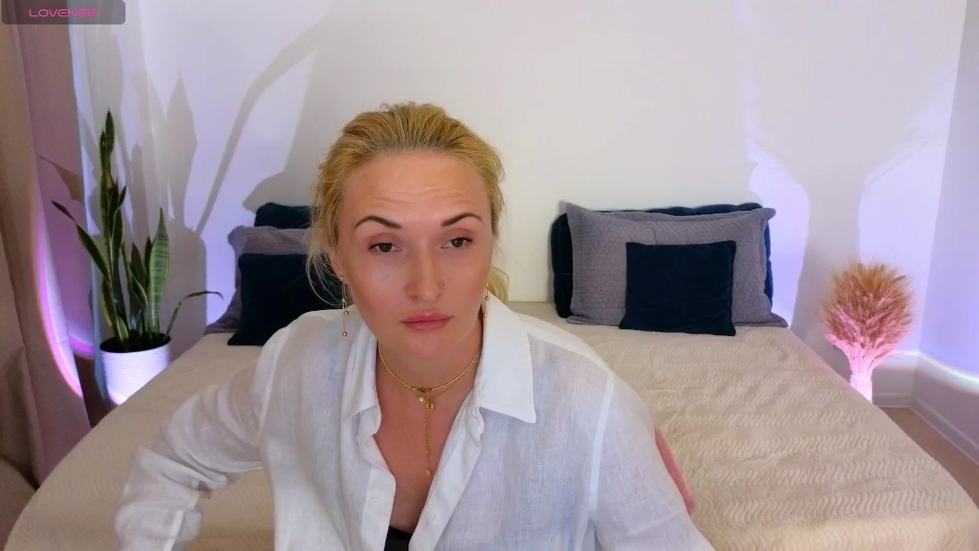 Gallery image thumbnail from AlisssaRose's myfreecams stream on, 08/02/2025, 17:19 image 10 of 20
