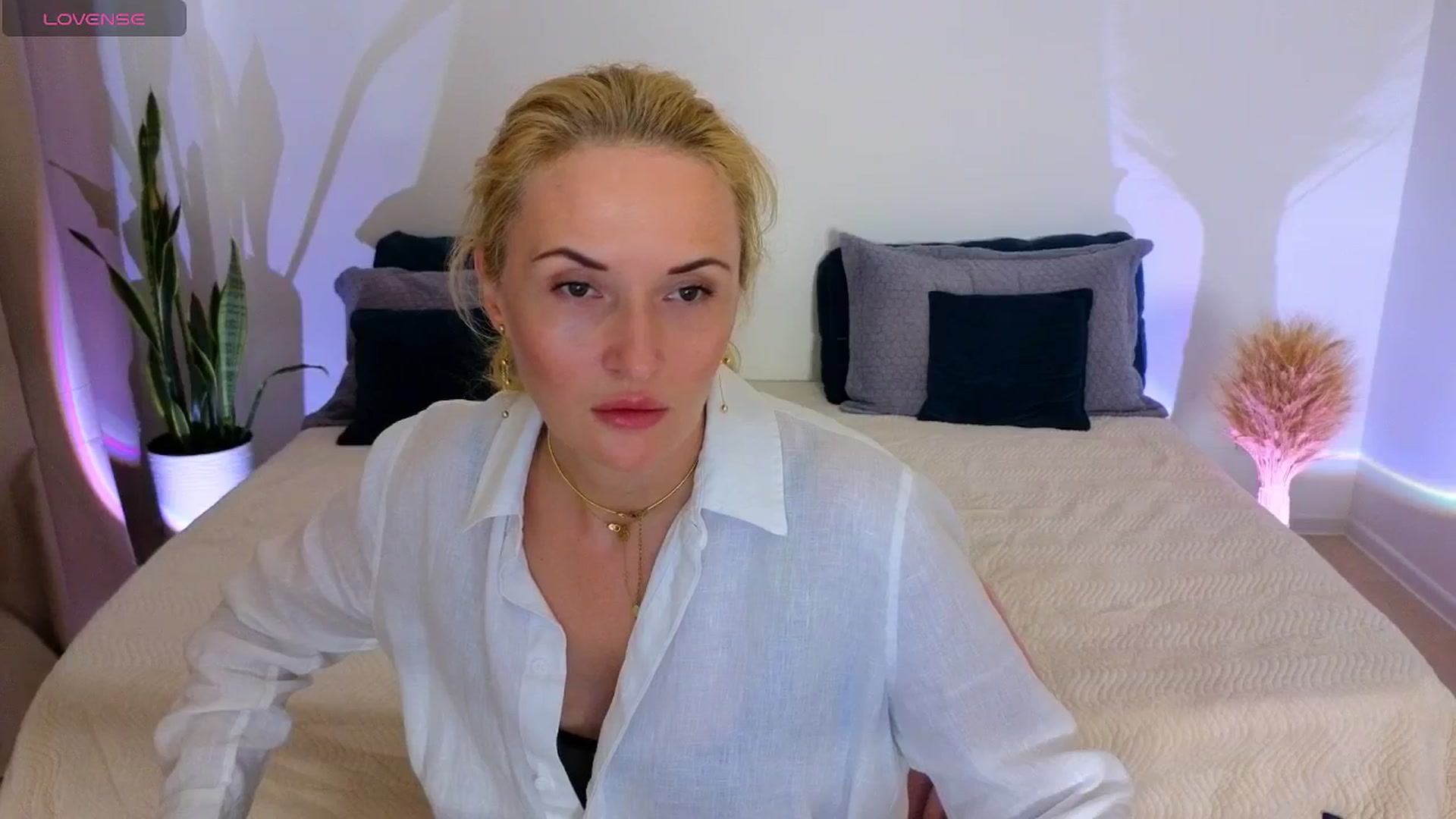 Gallery image thumbnail from AlisssaRose's myfreecams stream on, 08/02/2025, 18:12 image 7 of 20