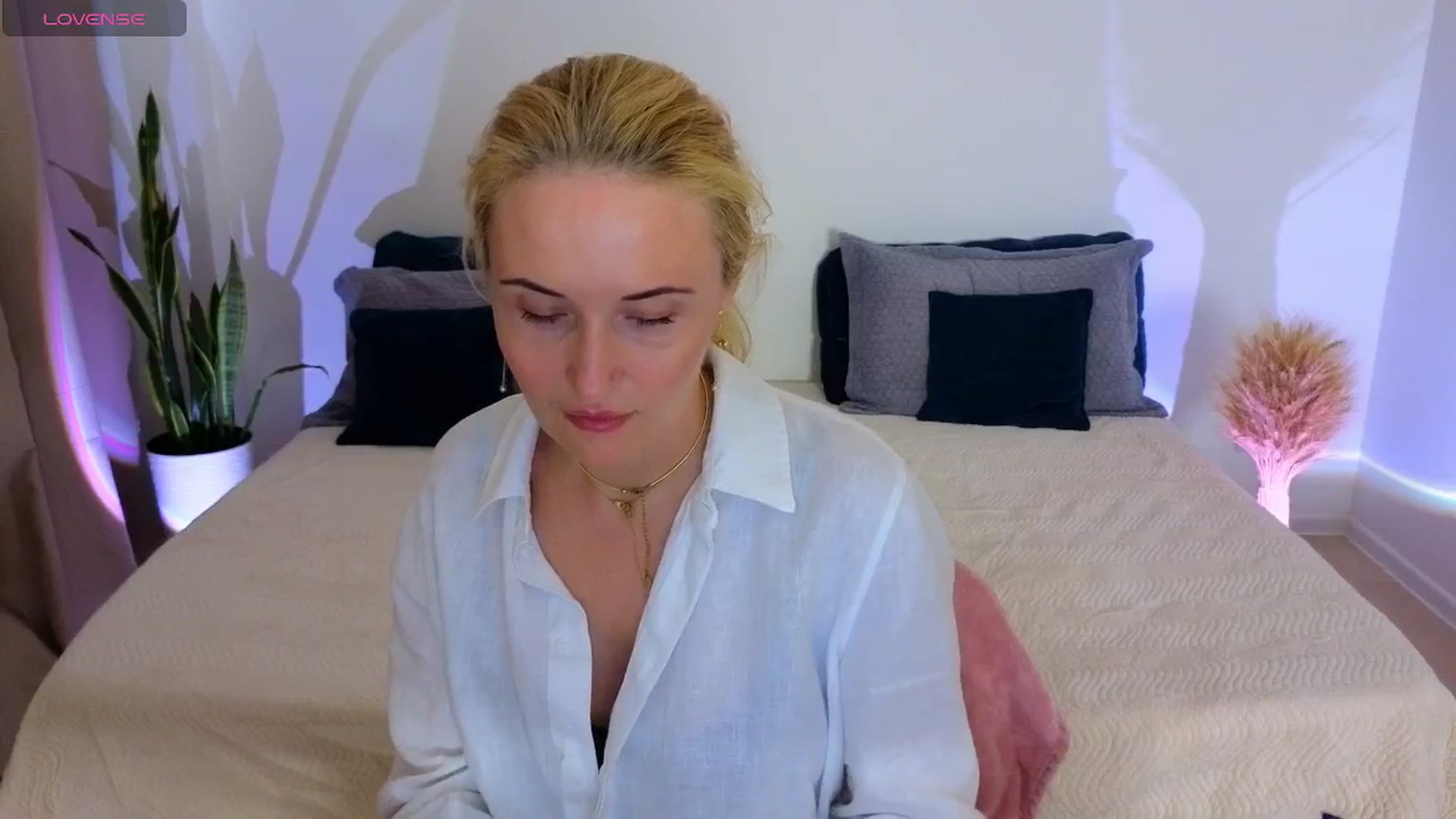 Gallery image thumbnail from AlisssaRose's myfreecams stream on, 08/02/2025, 18:12 image 3 of 20