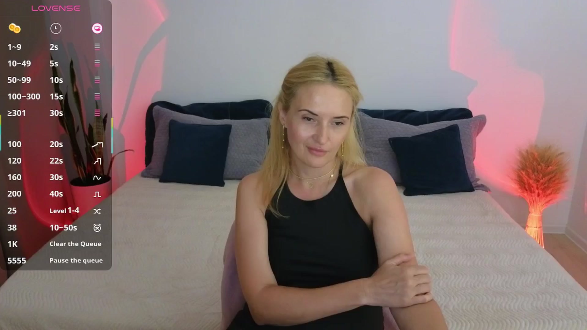 Gallery image thumbnail from AlisssaRose's myfreecams stream on, 08/08/2025, 24:03 image 14 of 20
