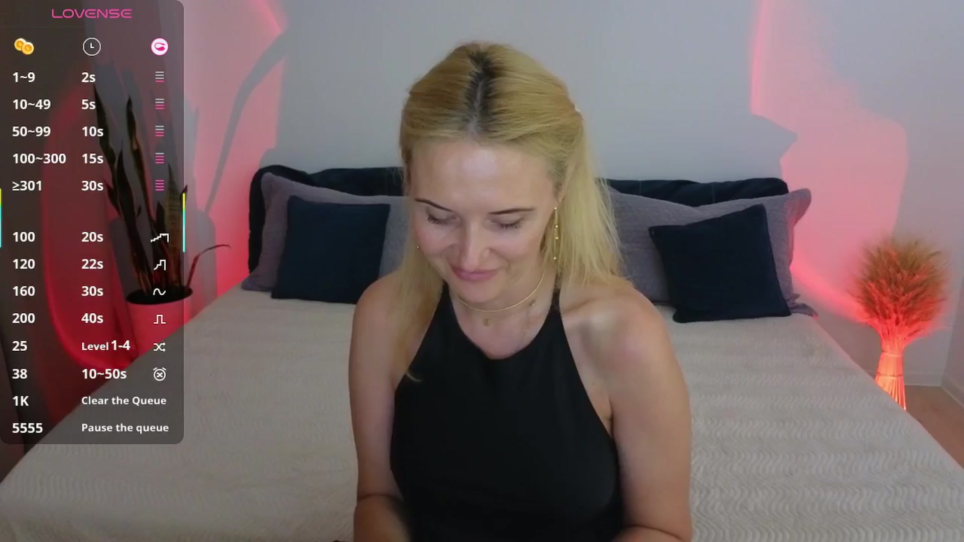 Gallery image thumbnail from AlisssaRose's myfreecams stream on, 08/08/2025, 24:03 image 17 of 20