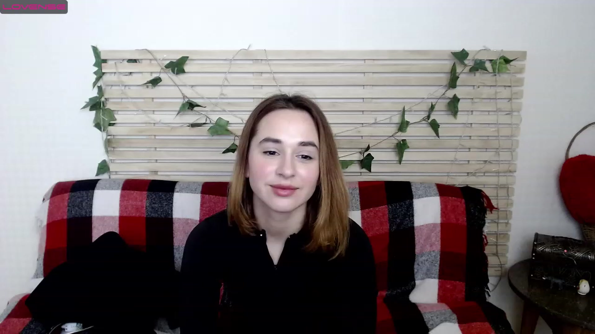 Gallery image thumbnail from Alisssa_Si's myfreecams stream on, 03/06/2023, 14:17 image 15 of 20