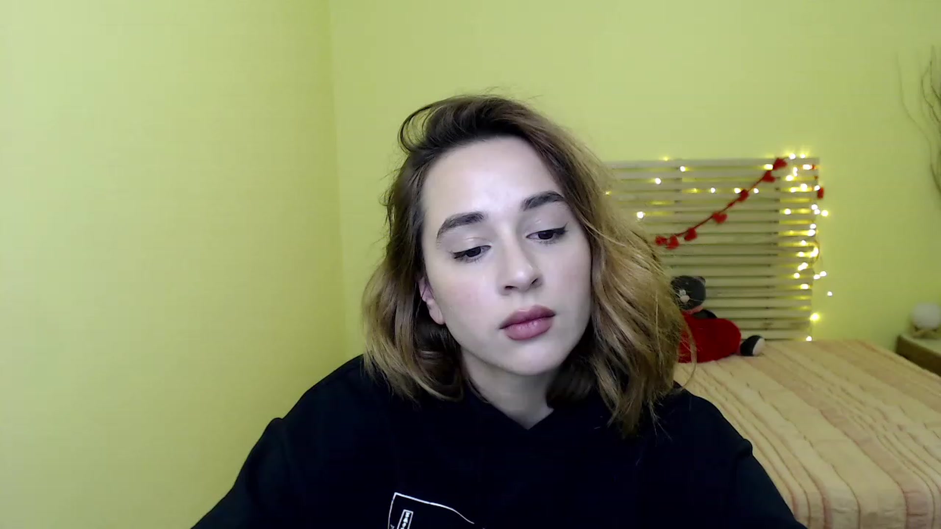 Gallery image thumbnail from Alisssa_Si's myfreecams stream on, 03/08/2023, 13:54 image 4 of 20