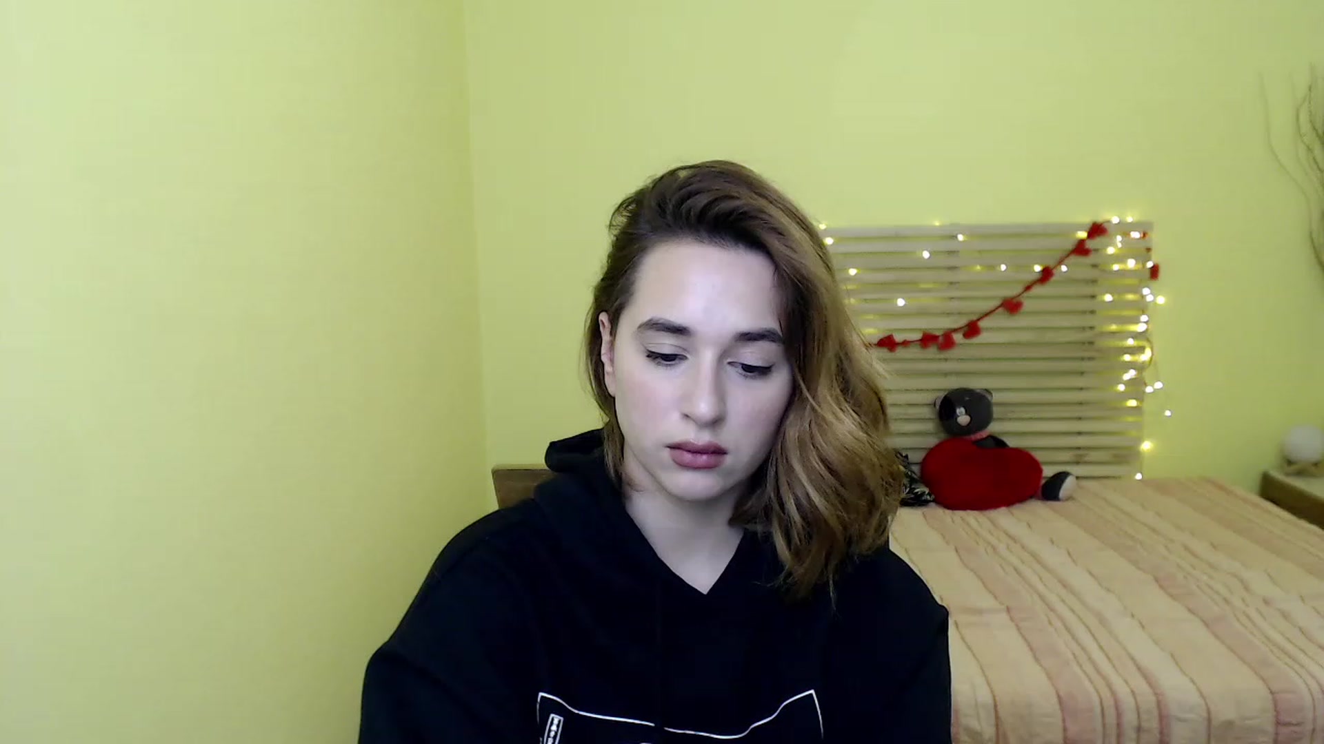 Gallery image thumbnail from Alisssa_Si's myfreecams stream on, 03/08/2023, 13:54 image 12 of 20
