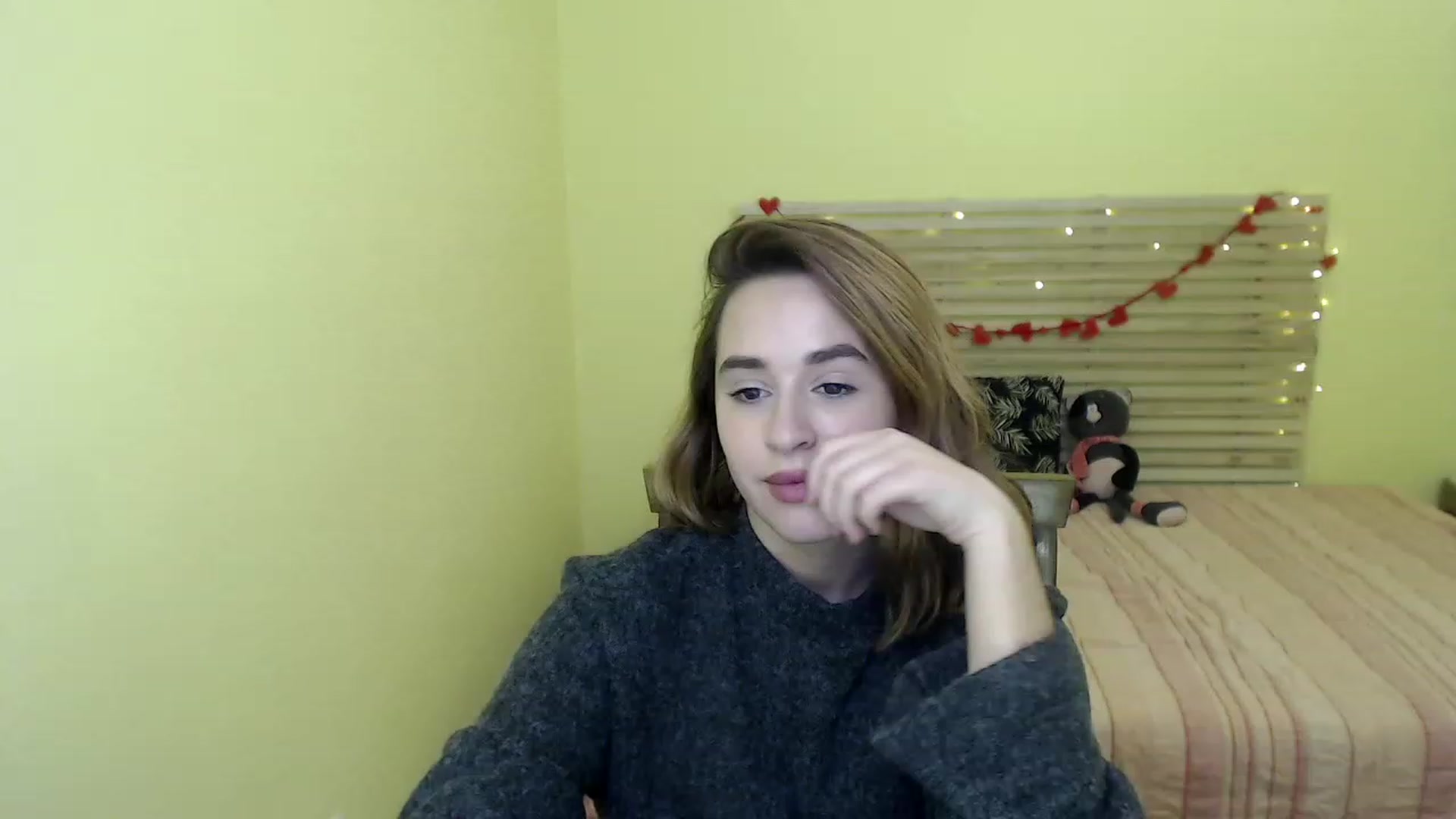 Gallery image thumbnail from Alisssa_Si's myfreecams stream on, 03/09/2023, 12:38 image 7 of 20