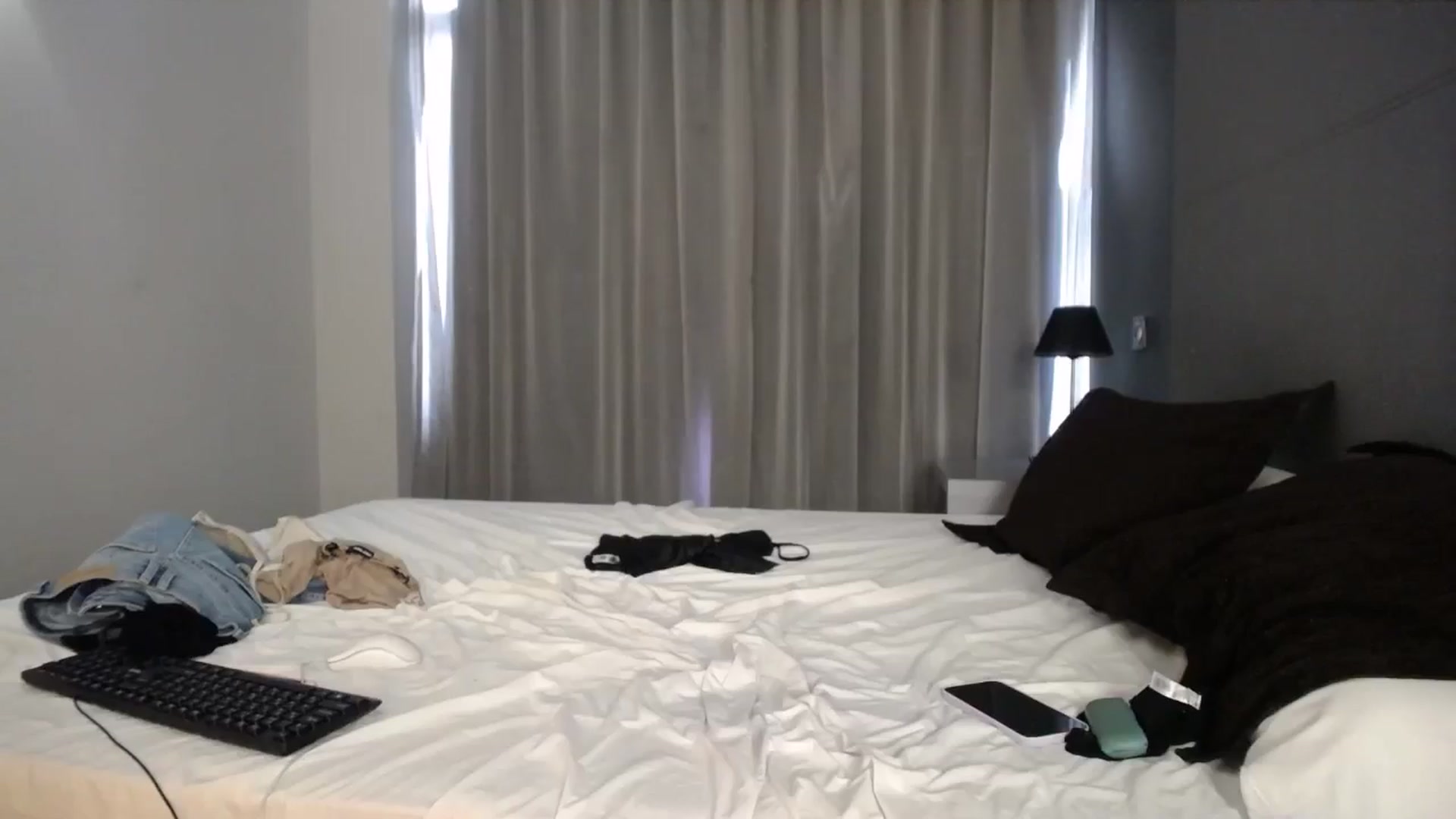 Gallery image thumbnail from AlissyaMay's myfreecams stream on, 05/19/2024, 08:19 image 6 of 20