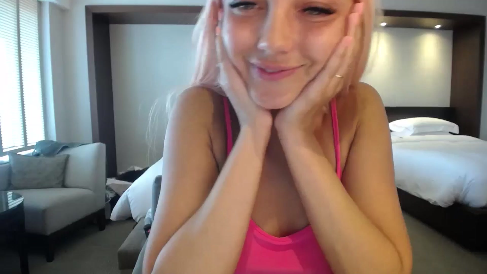 Gallery image thumbnail from AlissyaMay's myfreecams stream on, 06/01/2024, 17:09 image 12 of 20