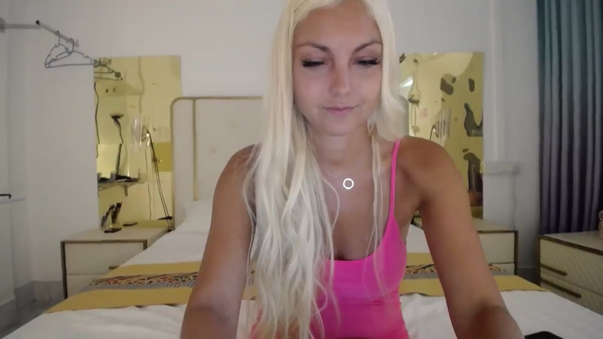 Gallery image thumbnail from AlissyaMay's myfreecams stream on, 06/16/2024, 13:51 image 8 of 20