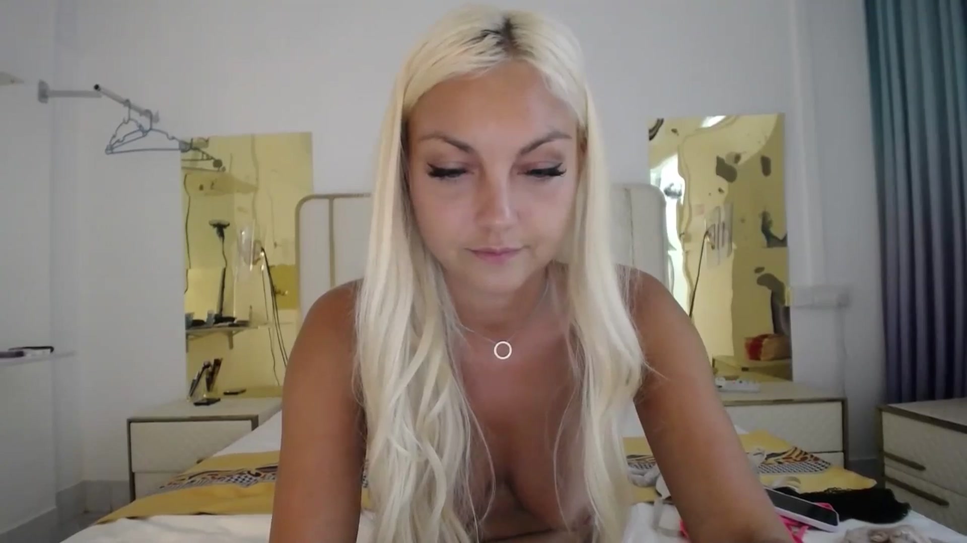 Gallery image thumbnail from AlissyaMay's myfreecams stream on, 06/16/2024, 15:24 image 20 of 20